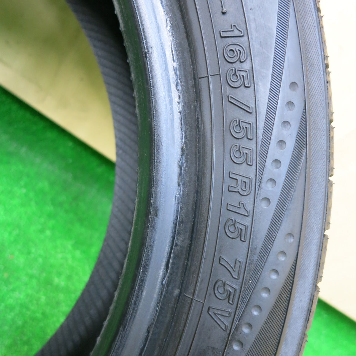 *送料無料*バリ溝！21年！9分★165/55R15 ヨコハマ ブルーアース RV-02 CK タイヤ 15インチ ムーブ タント ワゴンR N-BOX 等★3112901イノタ