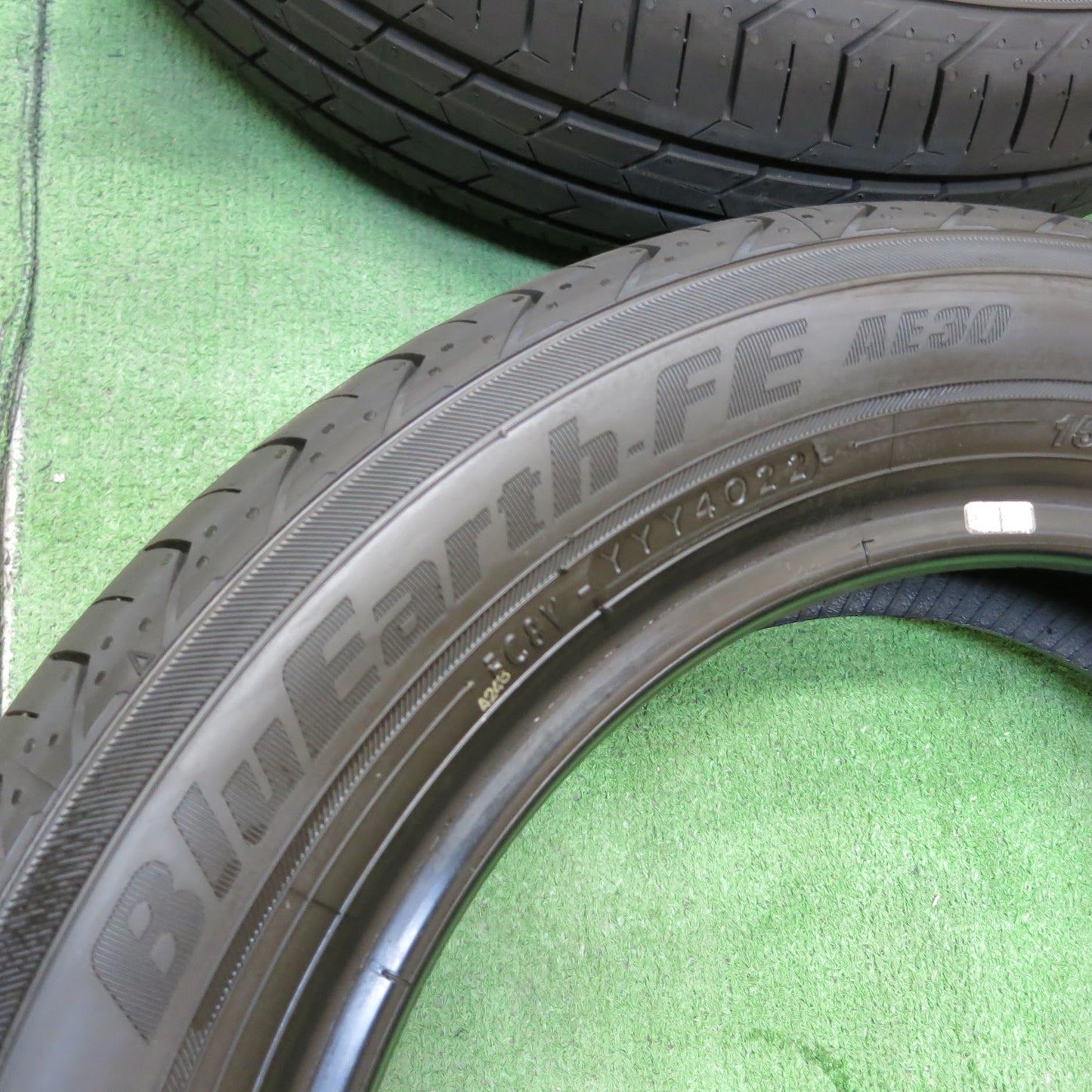 [送料無料]新車外し！22年★155/65R14 ヨコハマ BluEarth-FE AE30 タイヤ 14インチ デイズ ルークス ekワゴン タント ワゴンR ムーヴ N-BOX 等★3072902ヒノタ