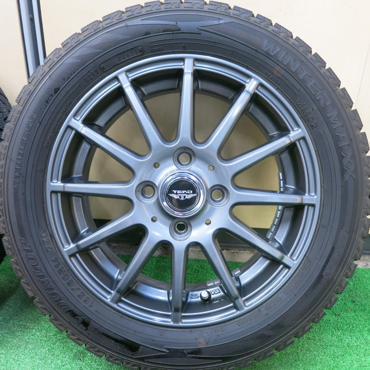 [送料無料]バリ溝！19年！キレイ！9.5分以上★スタッドレス 165/60R14 ダンロップ ウインターマックス WM02 TEAD テッド 14インチ PCD100/4H★3053101ヒス