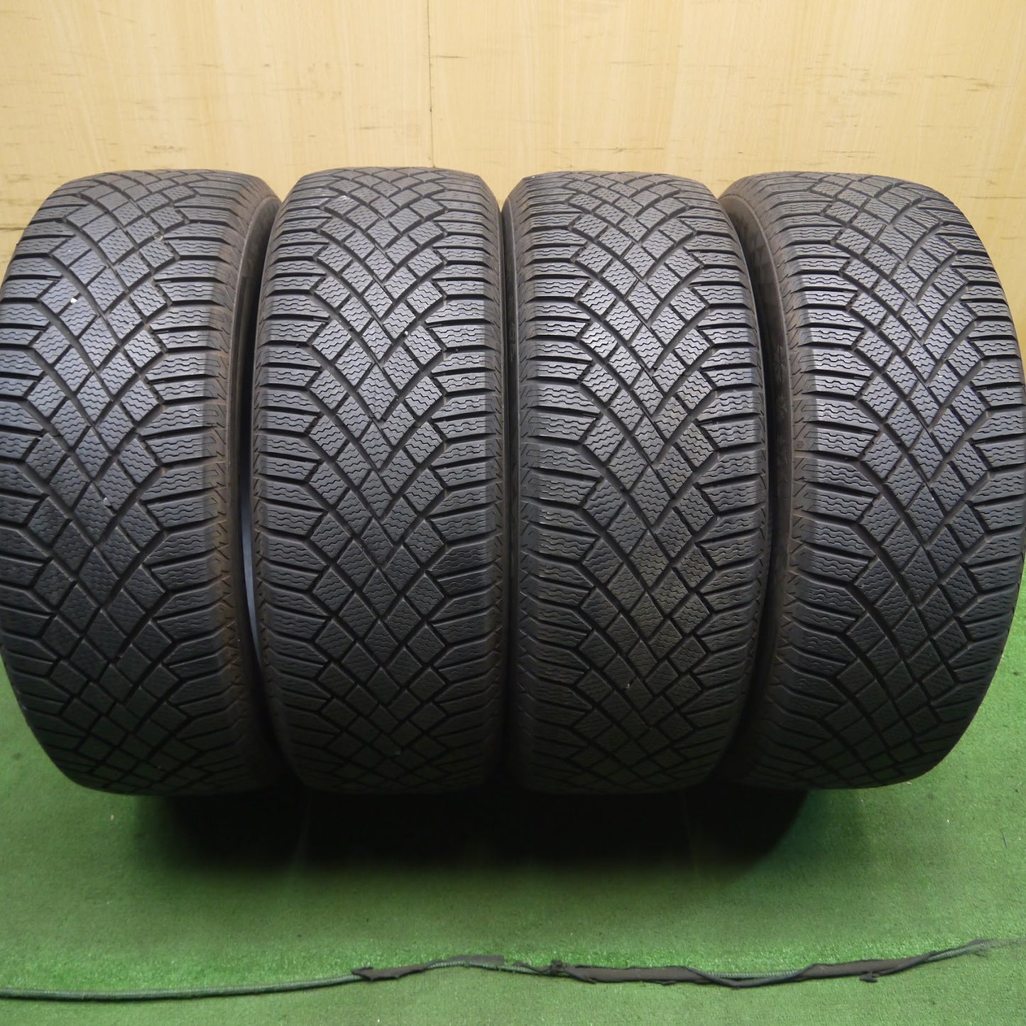 [送料無料]バリ溝！19年！9.5分★スタッドレス 235/55R19 コンチネンタル バイキング コンタクト7 タイヤ 19インチ ベンツ アウディ 等★3063002Hスタ