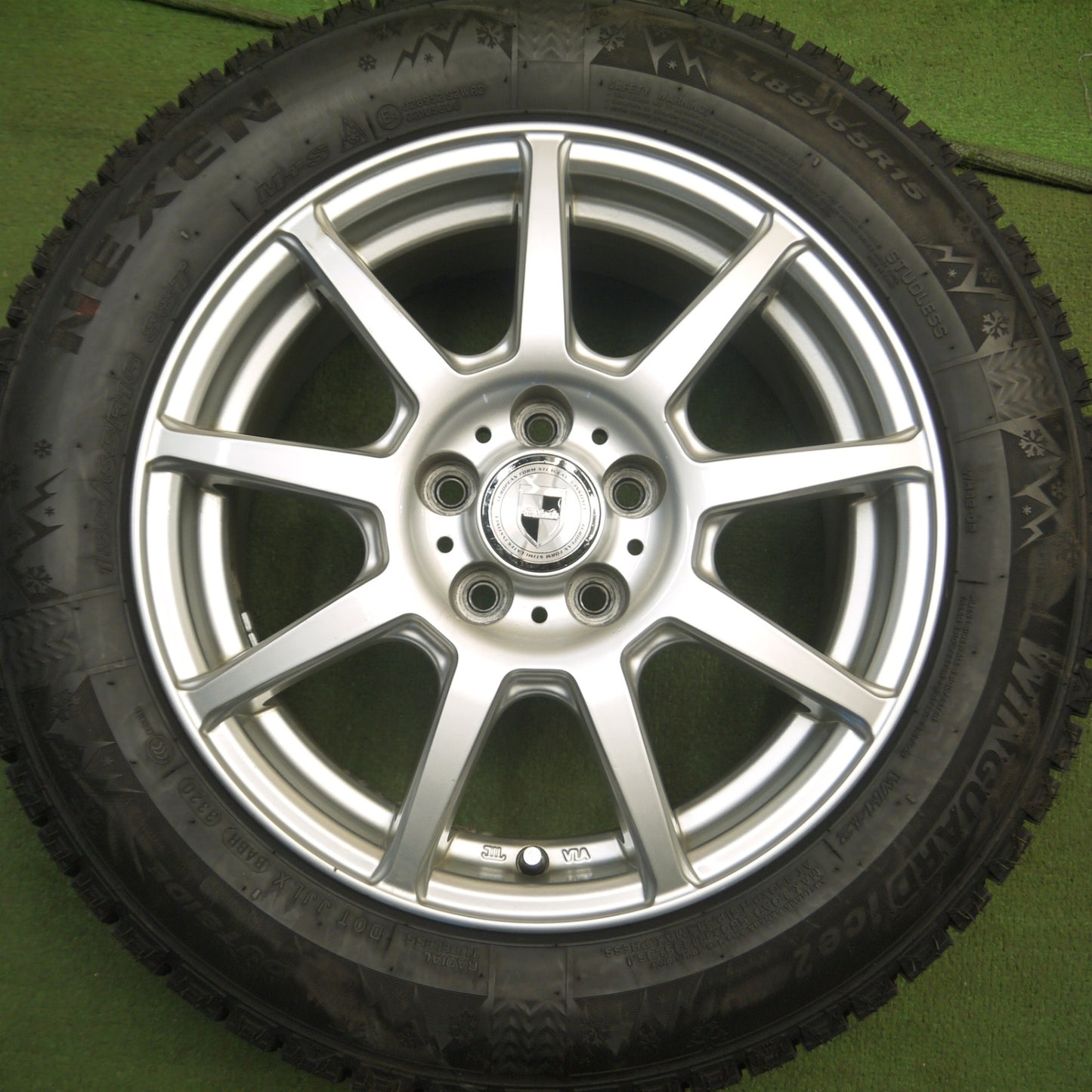 *送料無料* 超バリ溝！20年！キレイ！ほぼ10分★スタッドレス 185/65R15 ネクセン WINGUARD ice2 GMach 15インチ PCD100/5H★4021308Hス