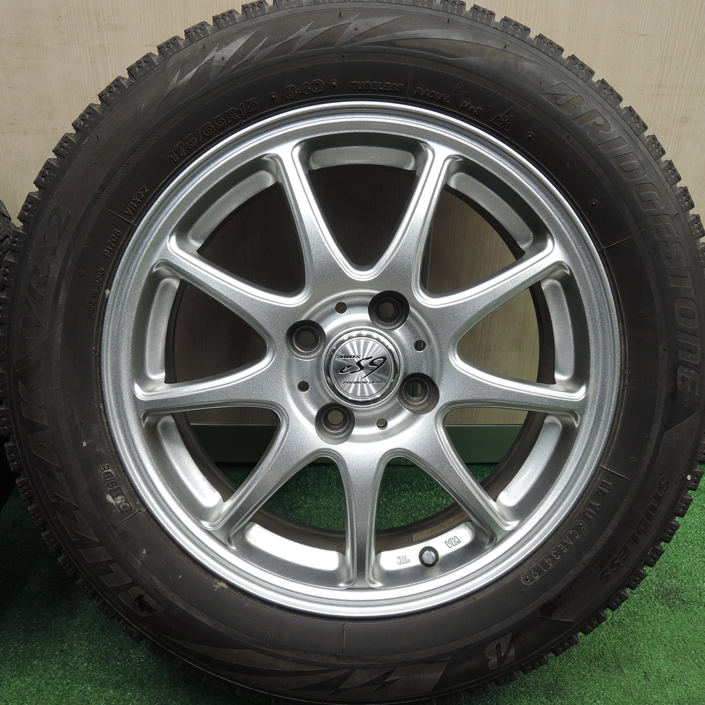 *送料無料*キレイ★スタッドレス 175/65R15 ブリヂストン ブリザック VRX2 DIOS es9 15インチ PCD100/4H★3122802HAス