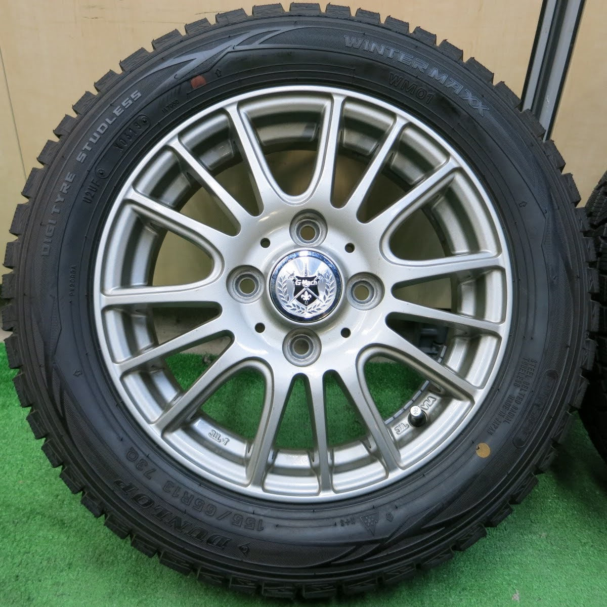 [送料無料]超バリ溝！キレイ！ほぼ10分★スタッドレス 155/65R13 ダンロップ ウインターマックス WM01 GMach 13インチ PCD100/4H★3070703イス