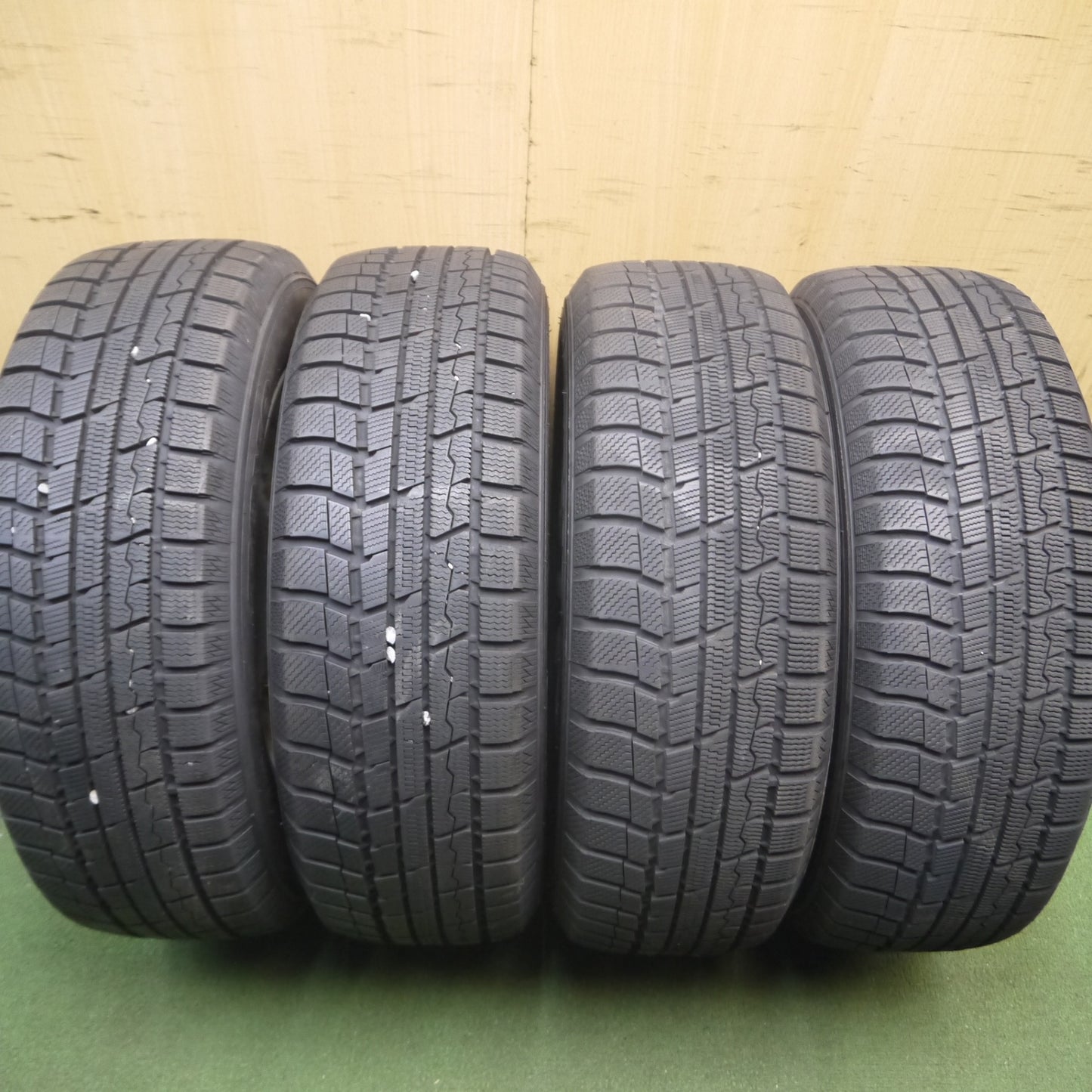 *送料無料* バリ溝！キレイ！9.5分以上★スタッドレス 195/65R15 トーヨー ウインター トランパス TX NEXTA ネクスタ 15インチ PCD114.3/5H★4020708Hス