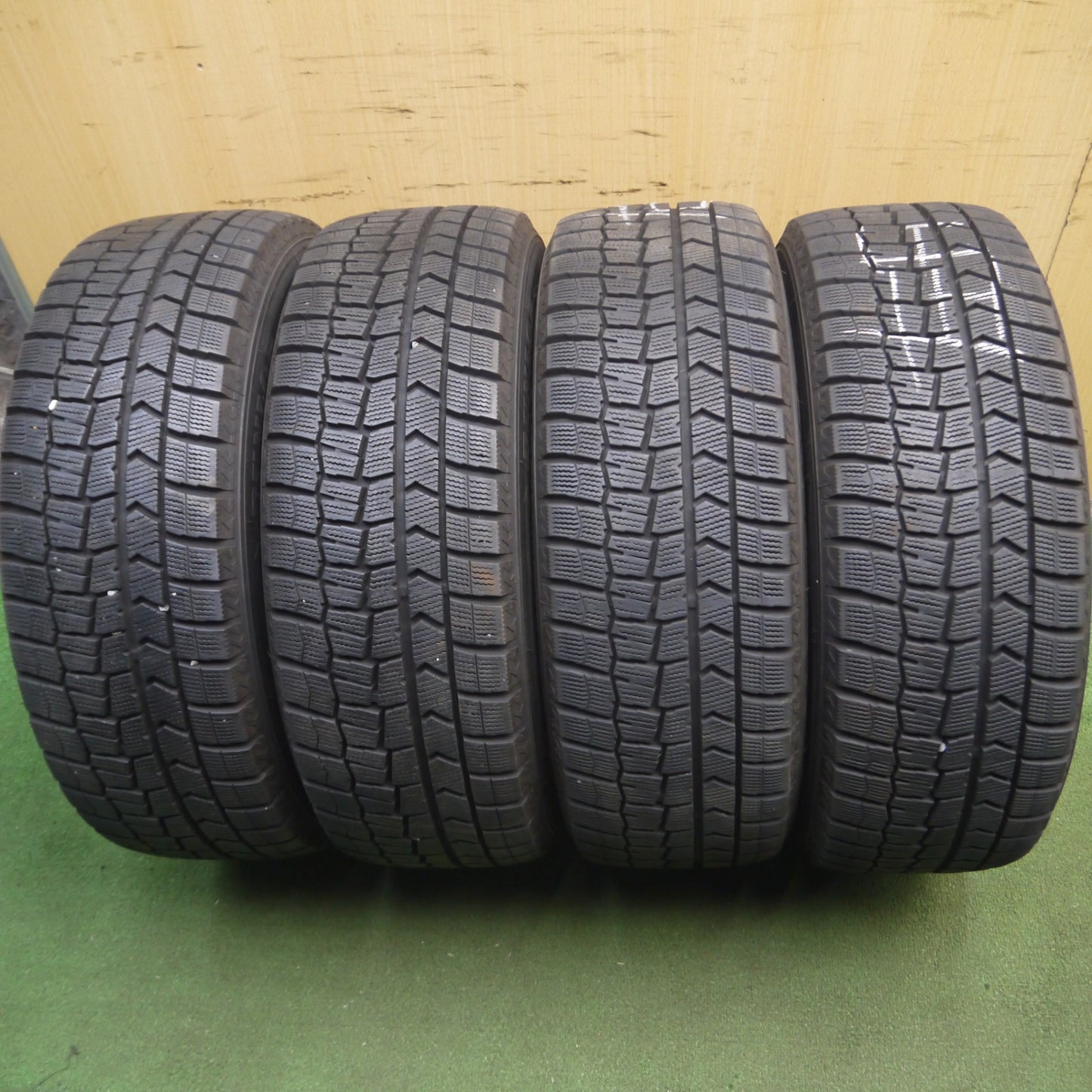 *送料無料* バリ溝！20年！キレイ！9.5分以上★ワーゲン等 IRVINE 205/55R16 スタッドレス ダンロップ ウインターマックス WM02 アーヴィン 16インチ PCD112/5H★4021002ナス