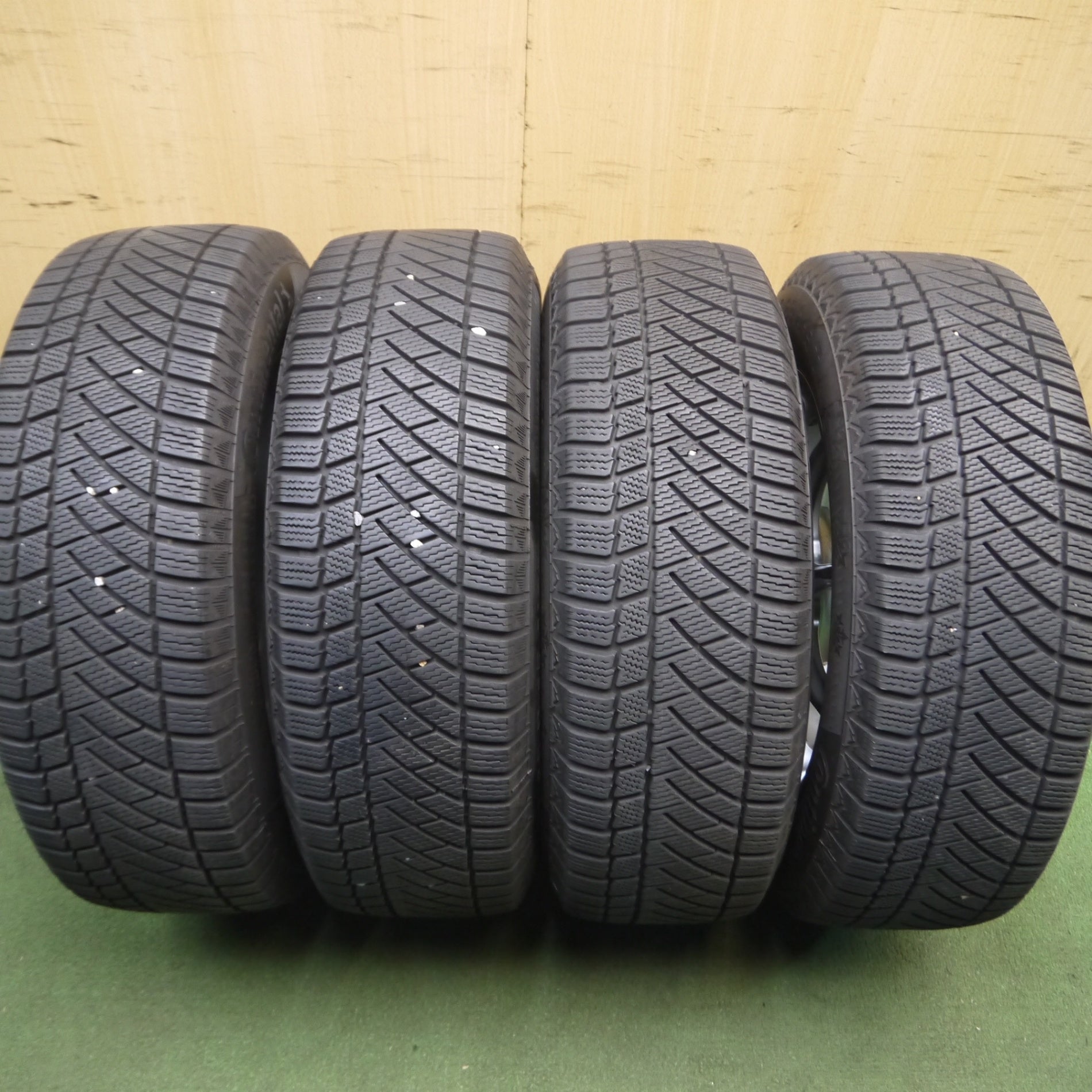 送料無料* バリ溝！キレイ！9分☆ENKEI RIVAZZA 195/65R15 スタッドレス コンチネンタル コンチバイキング コンタク |  名古屋/岐阜の中古カー用品・工具の買取/販売ならガレージゲット