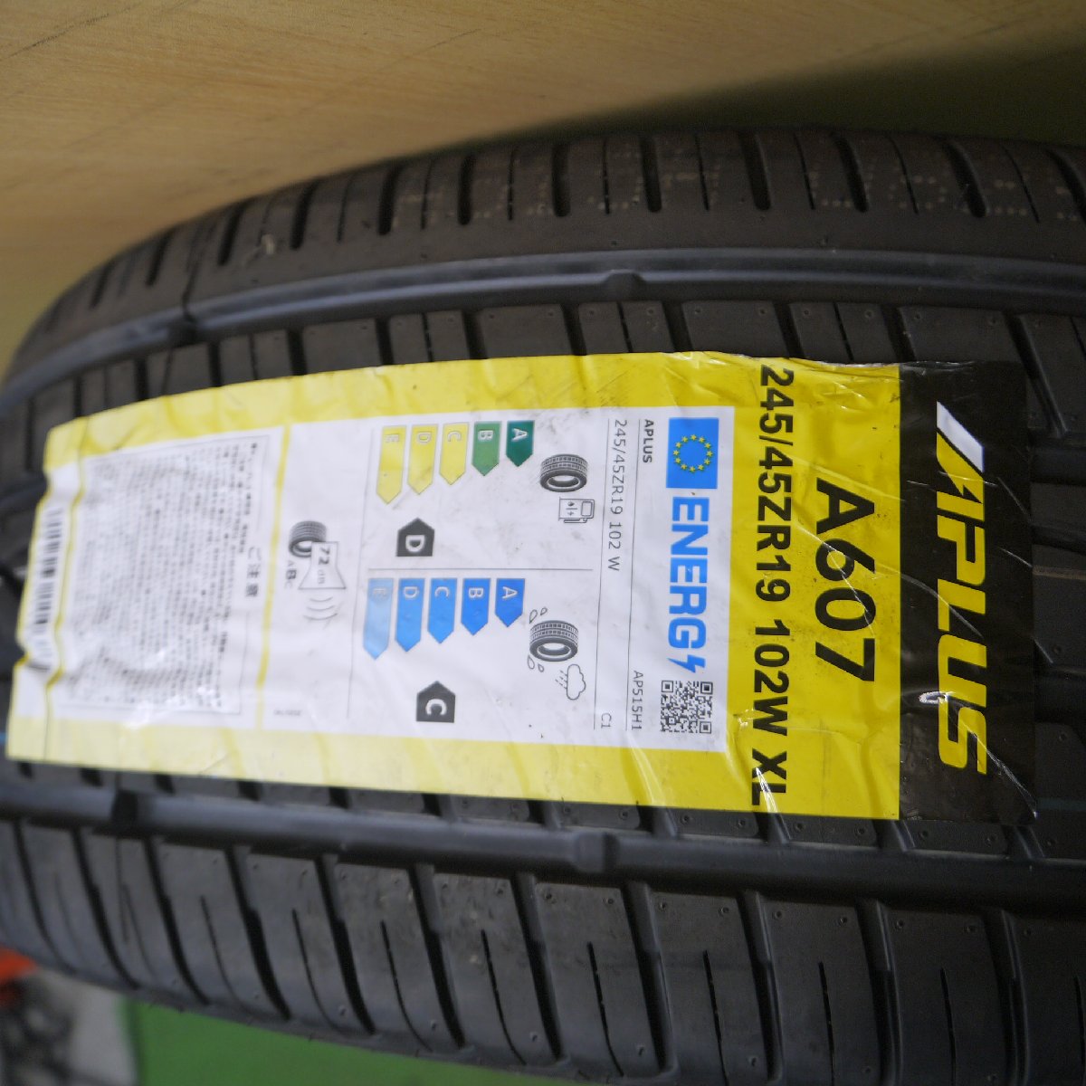 [送料無料]未使用！21年★245/45R19 エイプラス A607 APLUS タイヤ 19インチ アルファード エルグランド フーガ 等★3110602Hノタ