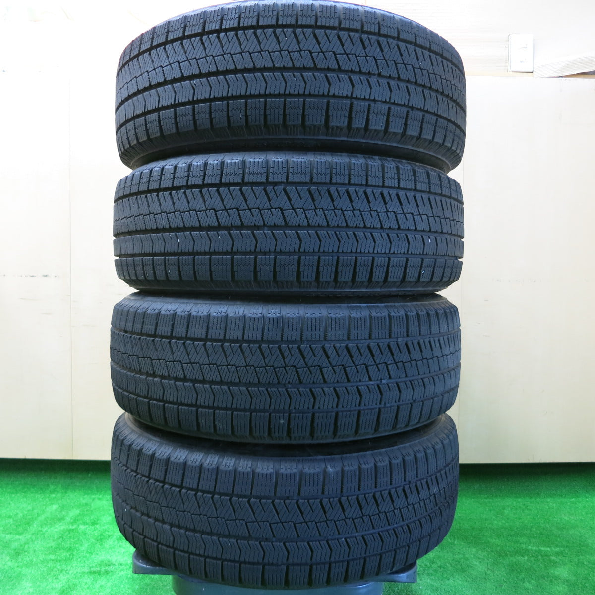 *送料無料*バリ溝！21年！綺麗！9.5分以上★スタッドレス 205/60R16 ブリヂストン ブリザック VRX2 TOPRUN トップラン PCD114.3/5H★3110106イス