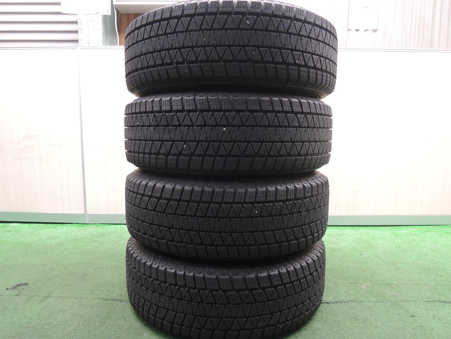 *送料無料*バリ溝！21年！キレイ！9.5分★スタッドレス 225/65R17 ブリヂストン ブリザック DM-V3 BALMINUM バルミナ 17インチ PCD114.3/5H★3111113HAス