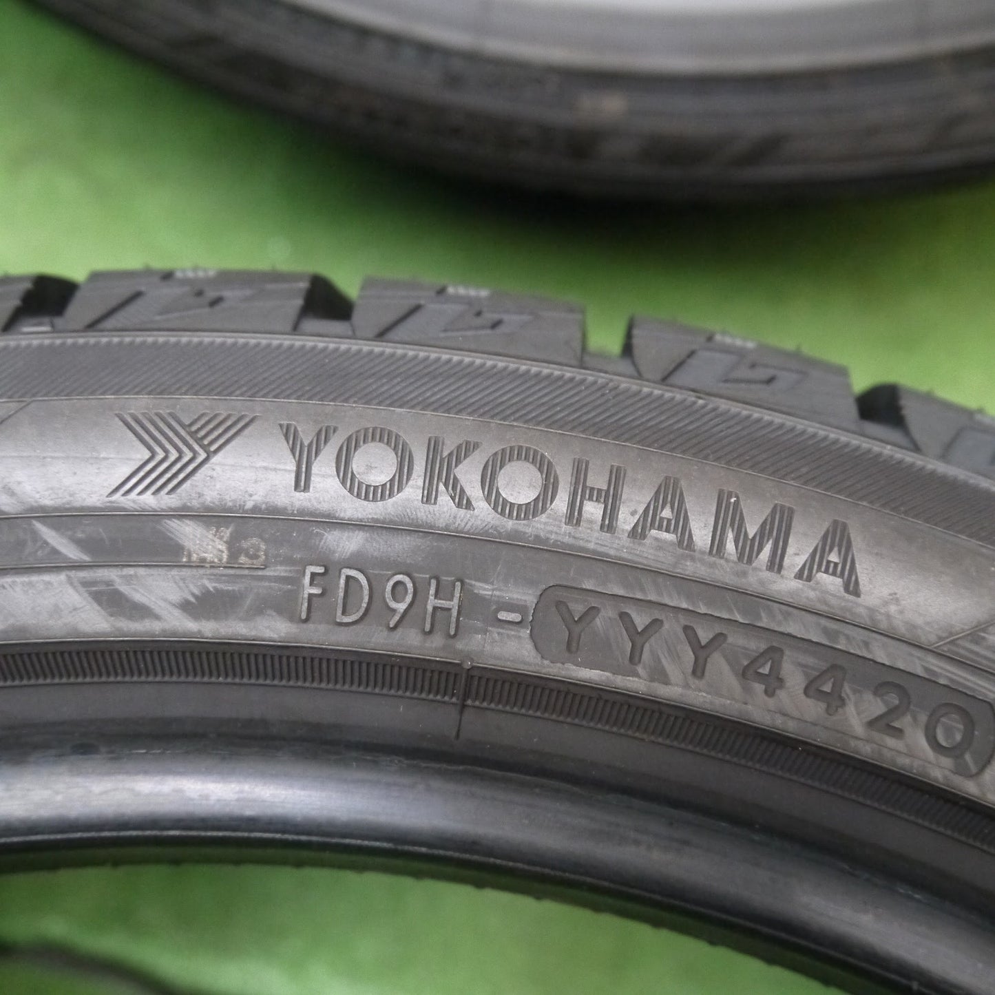 [送料無料]超バリ溝！20年！9.5分以上★スタッドレス 275/35R19 ヨコハマ アイスガード iG60 タイヤ 19インチ ベンツ レクサス BMW アウディ 等★3040710クスタ