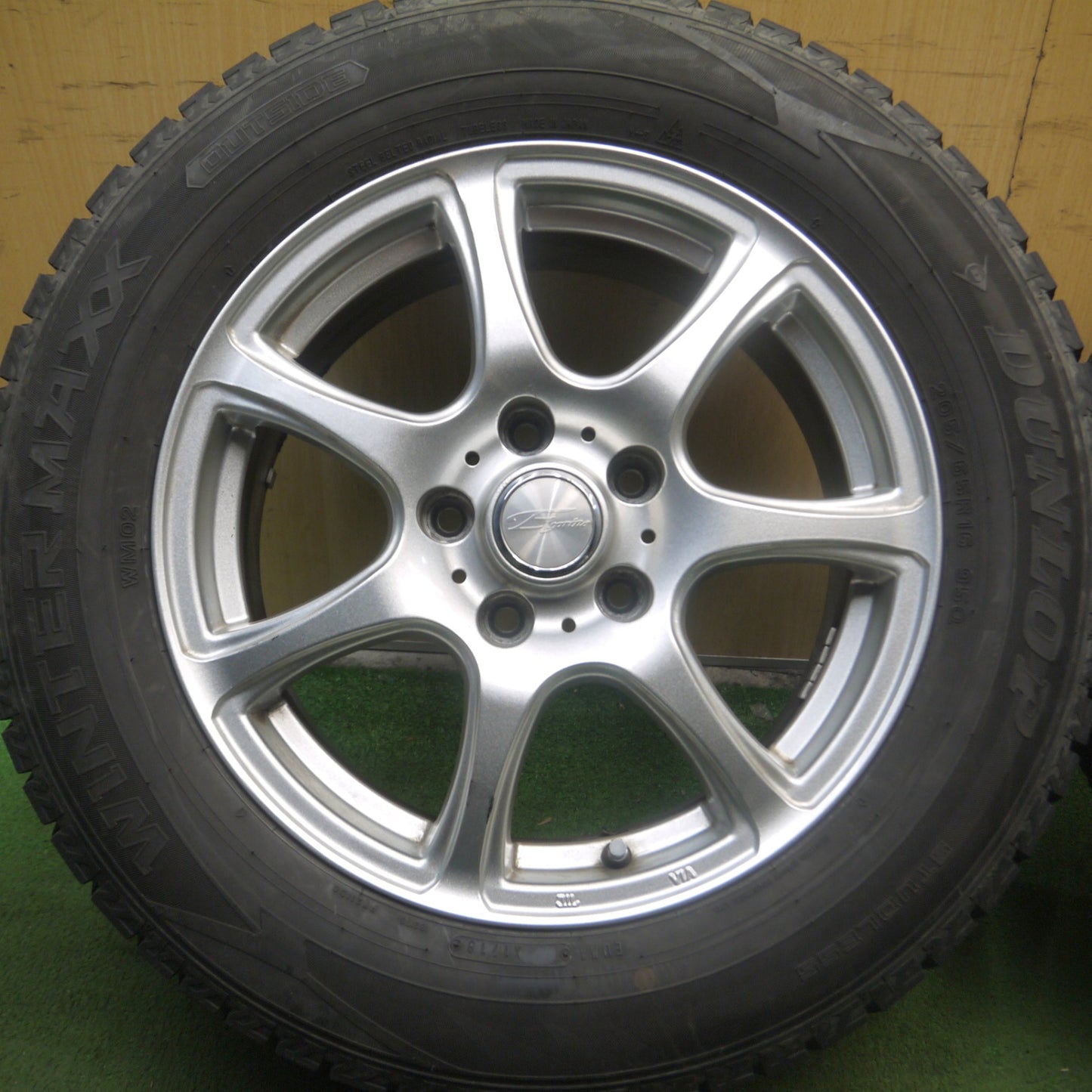 *送料無料* バリ溝！キレイ！ほぼ10分★スタッドレス 205/65R16 ダンロップ ウインターマックス WM02 Esprine 16インチ PCD114.3/5H★4021903Hス