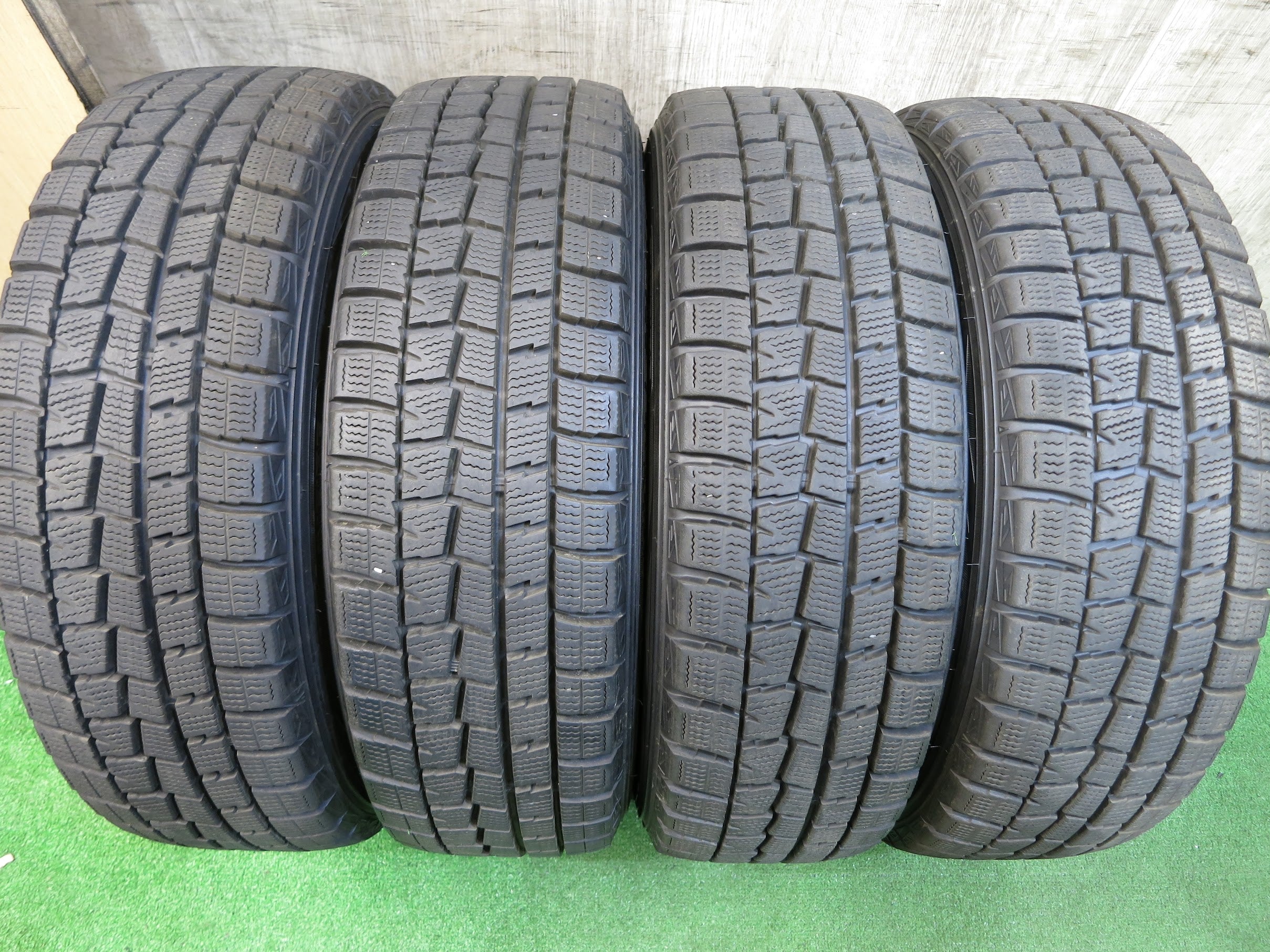 送料無料]バリ溝！19年！キレイ！9.5分☆スタッドレス 175/65R15