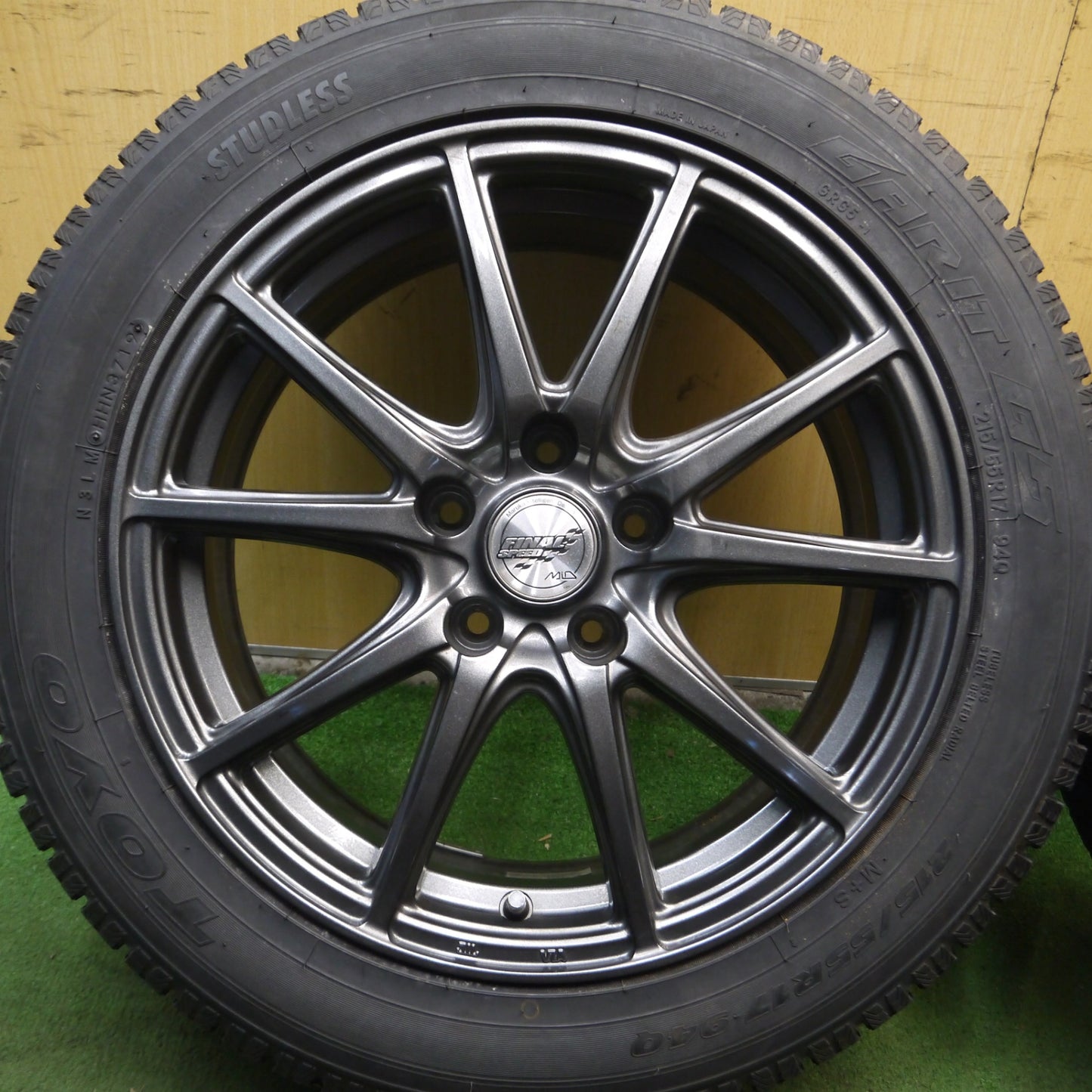 *送料無料*バリ溝！キレイ！ほぼ10分★スタッドレス 215/55R17 トーヨー ガリット G5 FINAL SPEED MiD 17インチ PCD114.3/5H★4012906Hス