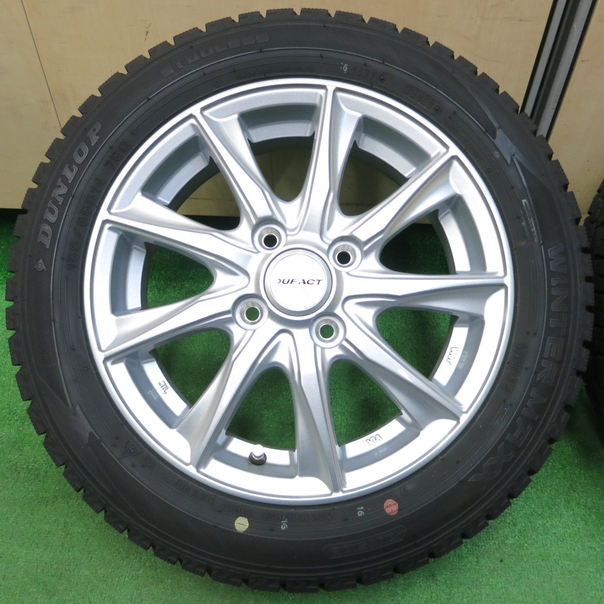 *送料無料* 超バリ溝！22年！キレイ！ほぼ10分★スタッドレス 155/65R14 ダンロップ ウインターマックス WM02 DUFACT デュファクト 14インチ PCD100/4H★4020905イス