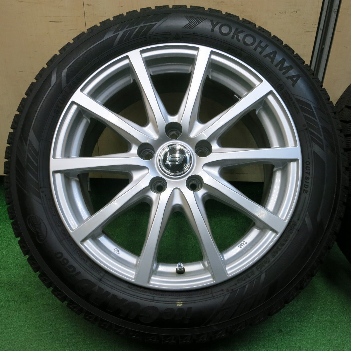 *送料無料*バリ溝！キレイ！9.5分★スタッドレス 215/55R17 ヨコハマ アイスガード iG60 STRANGER ストレンジャー 17インチ PCD114.3/5H★3122005イス