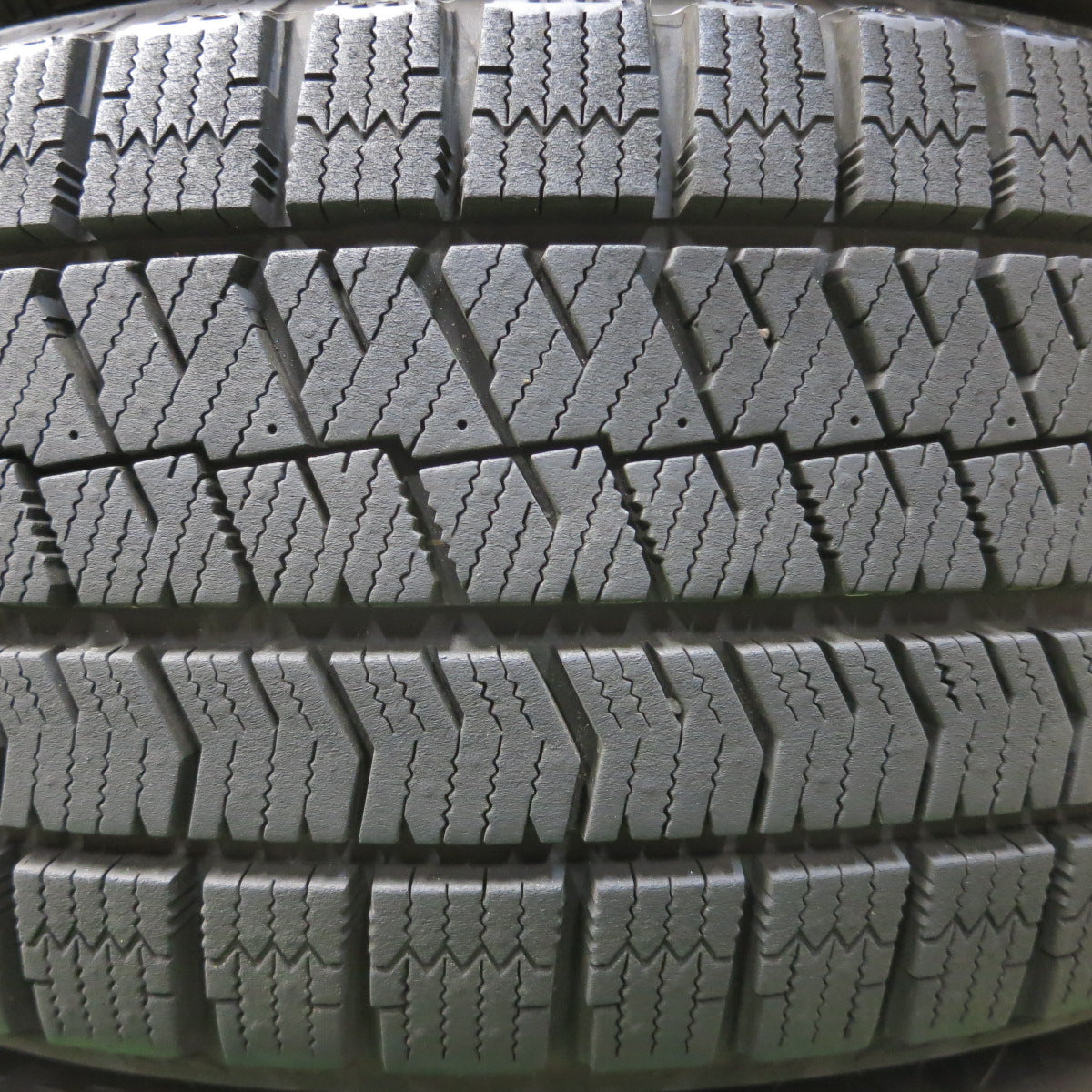 *送料無料*バリ溝！21年！綺麗！9.5分以上★スタッドレス 205/60R16 ブリヂストン ブリザック VRX2 TOPRUN トップラン PCD114.3/5H★3110106イス