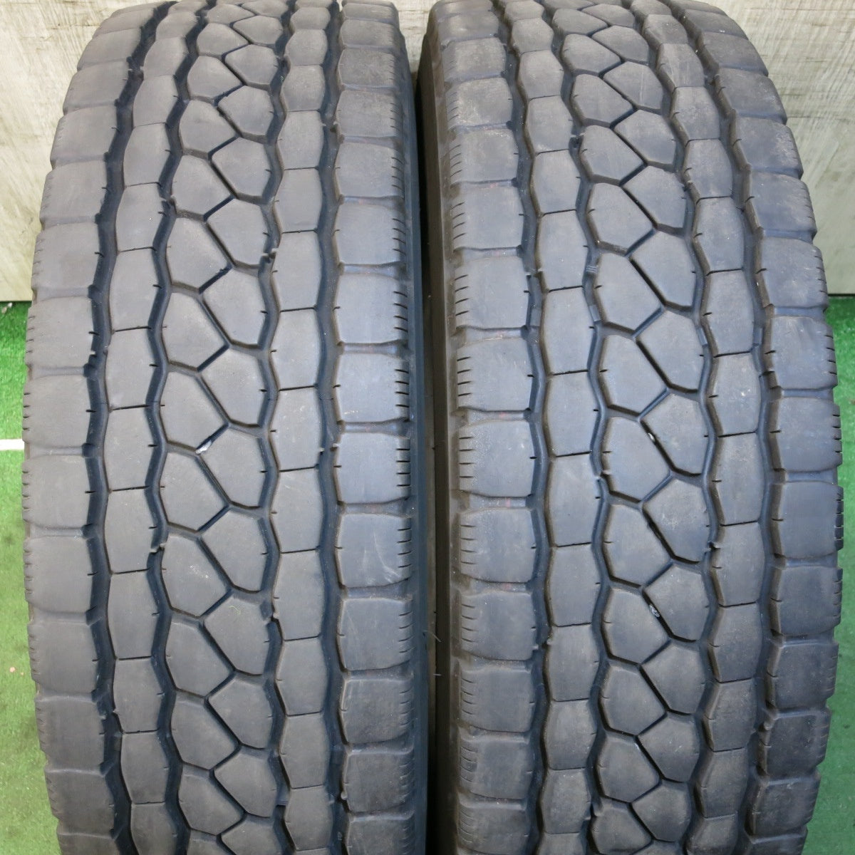 *送料無料* 2本価格！23年★トラック タイヤ 245/70R19.5 136/134J ブリヂストン エコピア M801Ⅱ ミックス オールシーズン 19.5インチ★4021407クスタ