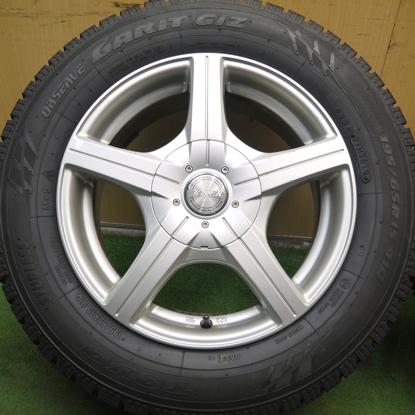 [送料無料]バリ溝！19年！9.5分★スタッドレス 195/65R15 トーヨー オブザーブ ガリット GIZ JOKER ジョーカー 15インチ PCD100 114.3/5H マルチ★3071807Hス