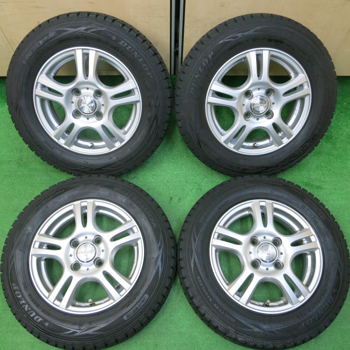 *送料無料*4本価格★スタッドレス 145/80R13 ダンロップ ウインターマックス WM01 JOKER ジョーカー 13インチ PCD100/4H★3120603イス