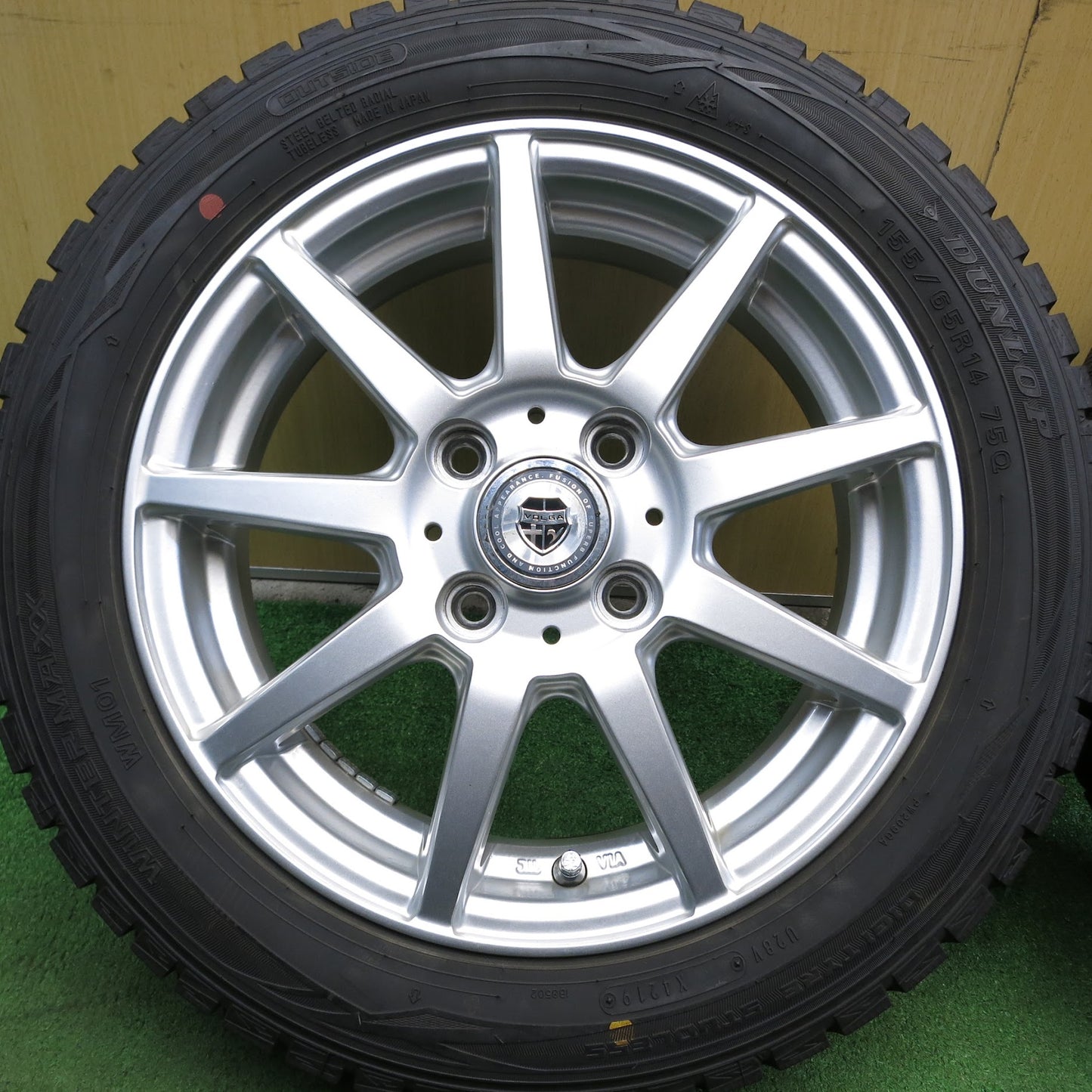 [送料無料]バリ溝！19年！キレイ！9.5分★スタッドレス 155/65R14 ダンロップ ウインターマックス WM01 VOLGA 社外 アルミ 14インチ PCD100/4H★3062307Hス