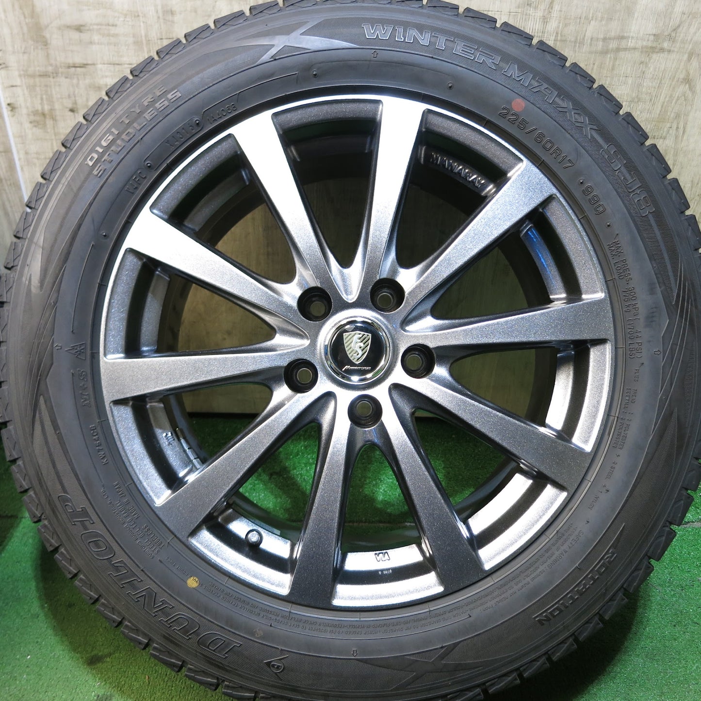 [送料無料]バリ溝！綺麗！9.5分★スタッドレス 225/60R17 ダンロップ ウインターマックスSJ8 MANARAY SPORT マナレイスポーツ 17インチ PCD114.3/5H★3052308Hス