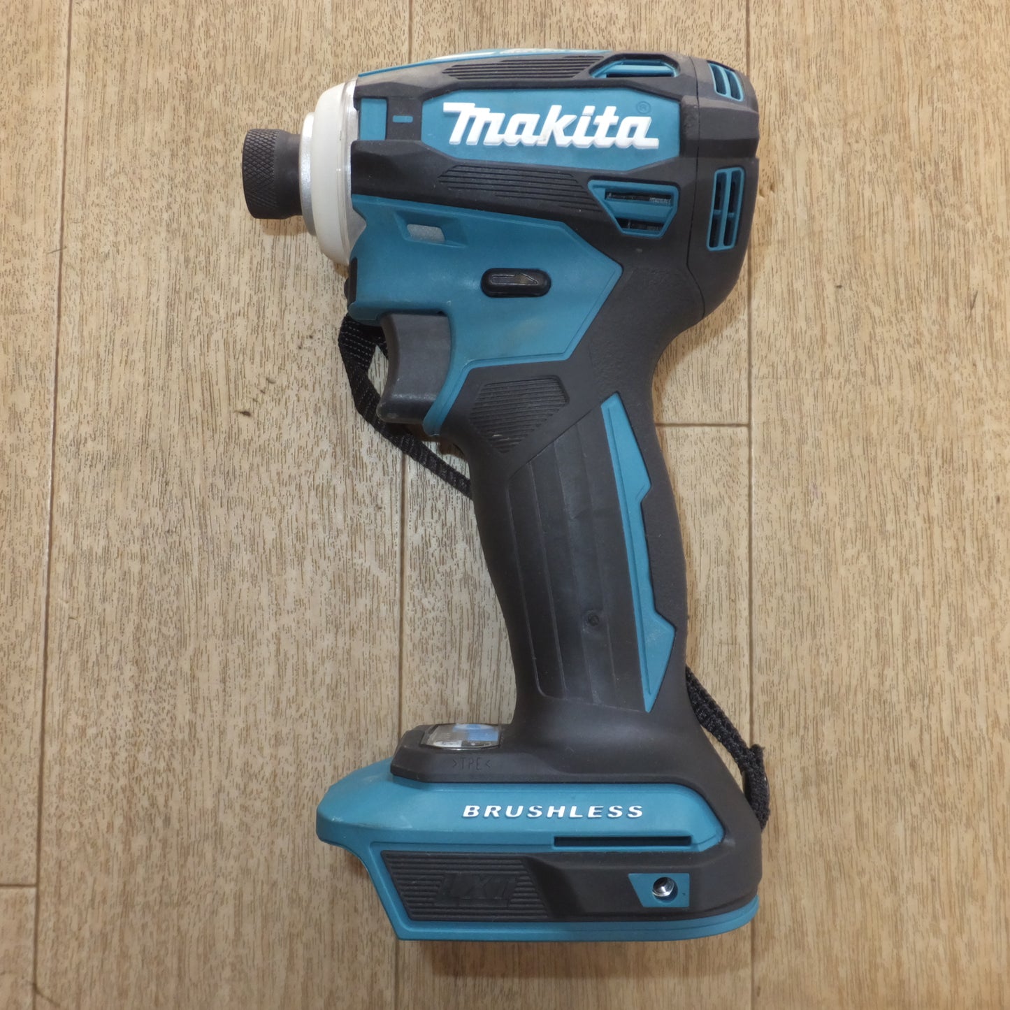 [送料無料]★マキタ makita 充電式インパクトドライバ TD162DZ 14.4V 青 本体のみ★