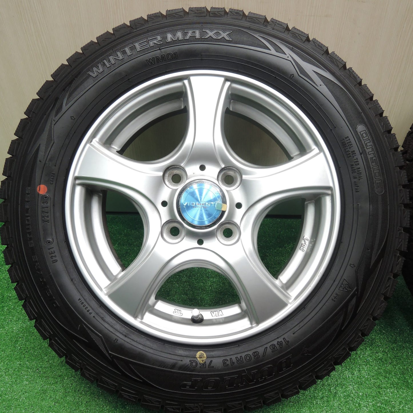 [送料無料]未使用★スタッドレス 145/80R13 VIOLENTO ダンロップ ウインターマックス WM01 ヴィオレント 13インチ PCD100/4H★3080903NJス