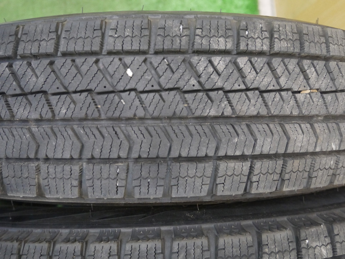 [送料無料]バリ溝！21年！8.5分★スタッドレス 145/80R13 ブリヂストン ブリザック VRX2 TOPY トピー スチール ホイール 13インチ PCD100/4H★3022504ナス