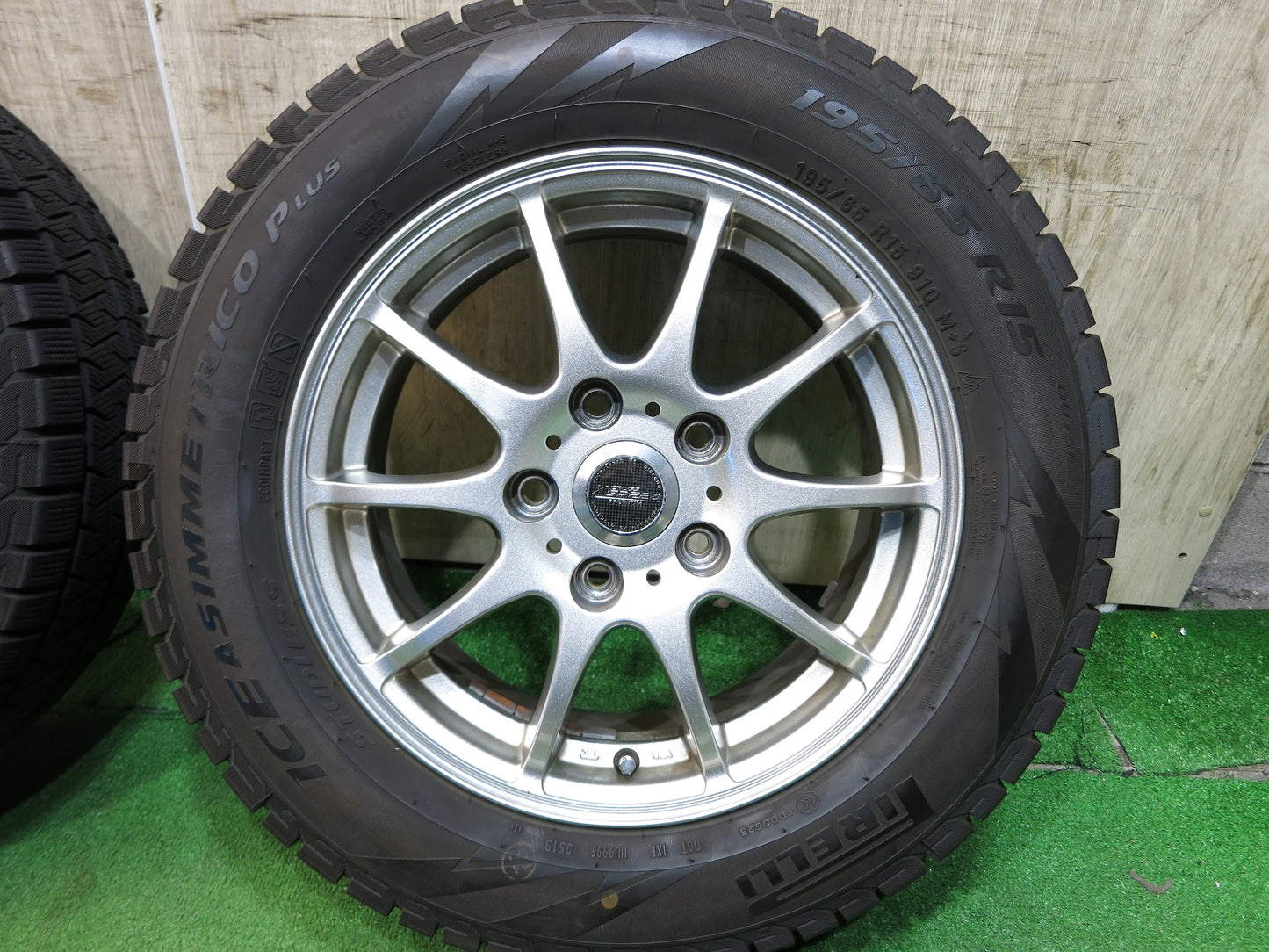 [送料無料]バリ溝！19年！キレイ！9分★スタッドレス 195/65R15 ピレリ アイスアシンメトリコ プラス X CROSS SPEED PREMIUM 15インチ PCD114.3/5H★2102404Hス