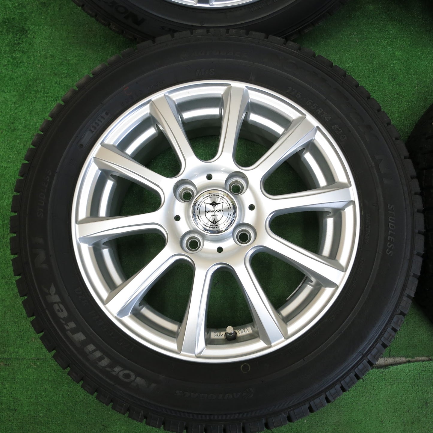 [送料無料]超バリ溝！キレイ！ほぼ10分★スタッドレス 175/65R14 オートバックス ノーストレック N1 JOKER weds ジョーカー 14インチ PCD100/4H★3062404サス