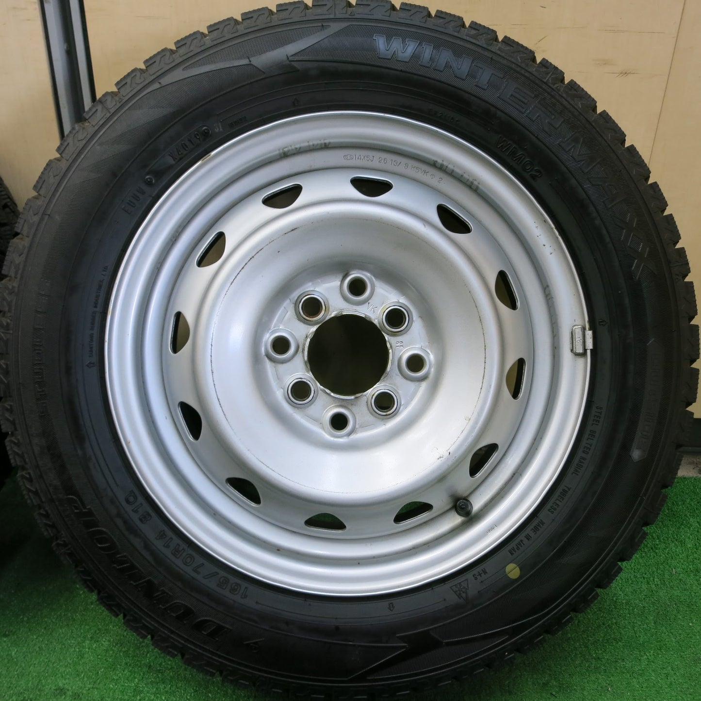 [送料無料]バリ溝！19年！ほぼ10分★スタッドレス 165/70R14 ダンロップ ウインターマックス WM02 スチール 14インチ PCD100 114.3/4H マルチ★3082605ヒス