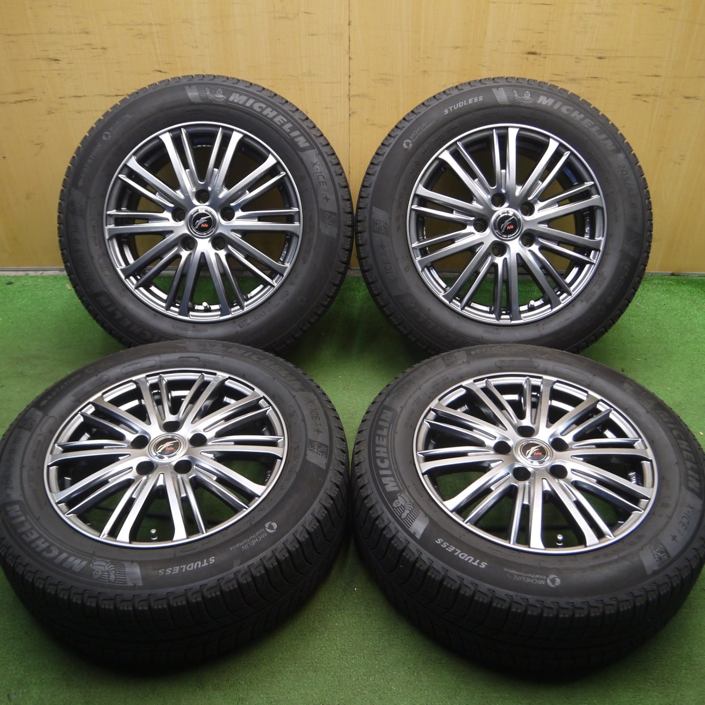 *送料無料* バリ溝！キレイ！9分★スタッドレス 205/65R16 ミシュラン X-ICE3+ Fang ファング 16インチ PCD114.3/5H★4022610Hス