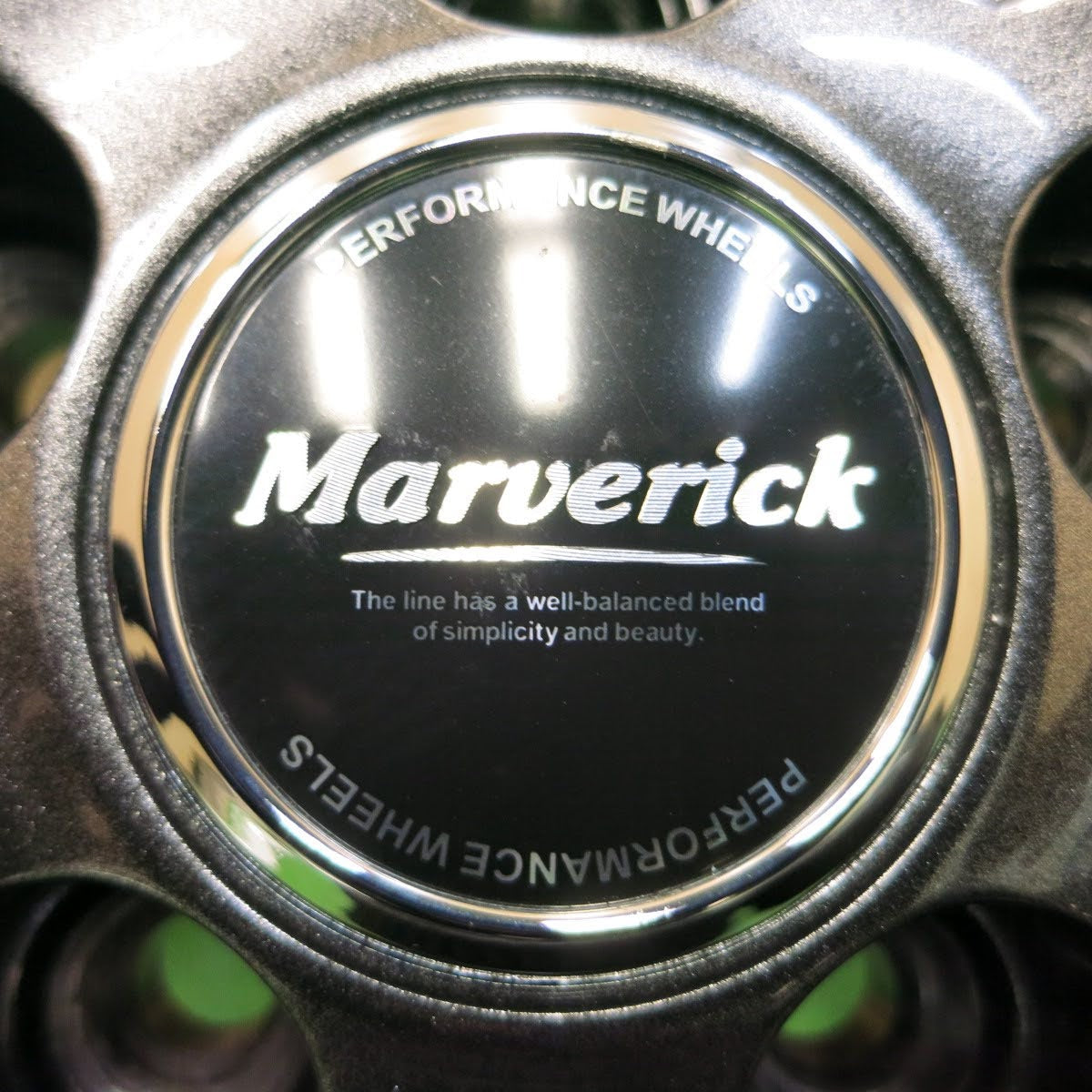 [送料無料]タイヤほぼ未使用！キレイ★プリウス 等 195/65R15 スタッドレス ラウフェン i FIT Marverick 15インチ PCD100/5H★3071510イス