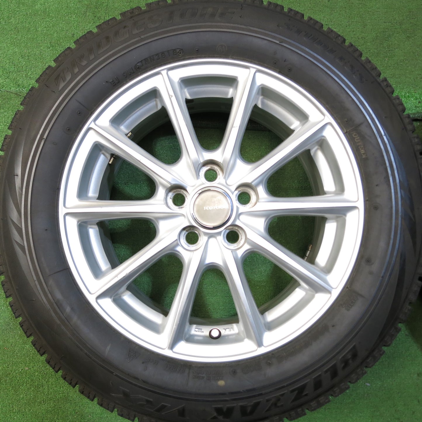 [送料無料]バリ溝！キレイ！9分★プリウス 等 195/65R15 スタッドレス ブリヂストン ブリザック VRX ECO FORME エコフォルム 15インチ PCD100/5H★3042811Hス