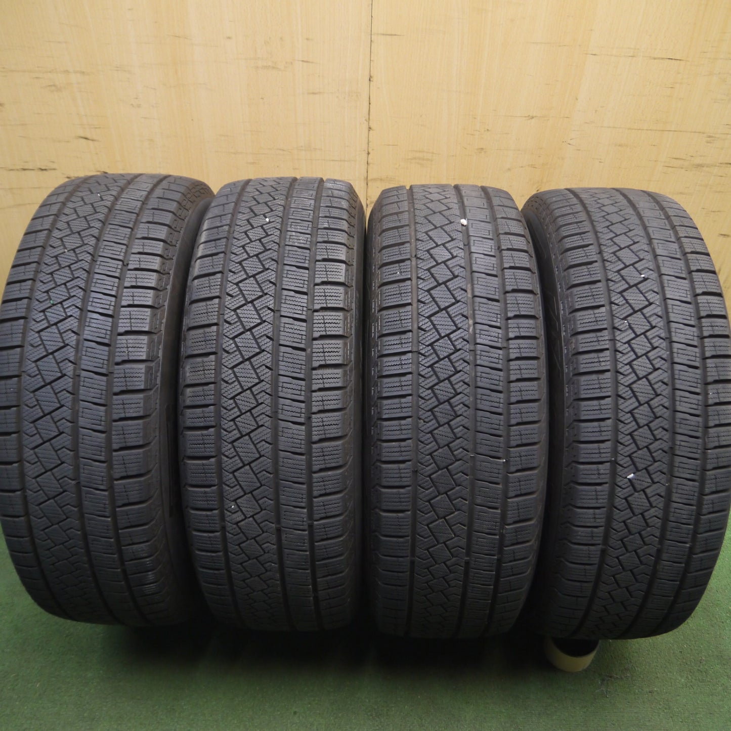 *送料無料* バリ溝！22年！9.5分以上★MINI ミニ 等 AGA 205/60R16 スタッドレス ピレリ アイス ゼロ 16インチ PCD120/5H★4021312Hス