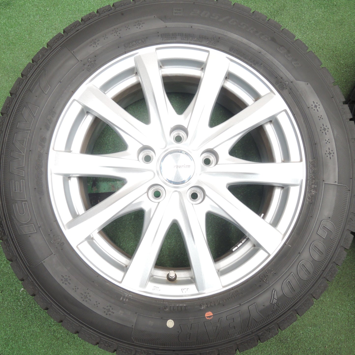 *送料無料* バリ溝！21年！キレイ！ほぼ10分★スタッドレス 205/65R16 グッドイヤー アイスナビ7 ravrion RS01 ラブリオン 16インチ PCD114.3/5H★4022203HAス