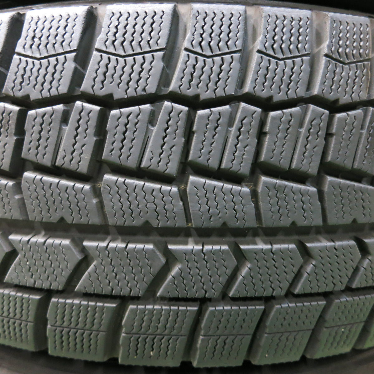 *送料無料*バリ溝！キレイ！9.5分★プジョー 等 OZ KBA47662 215/60R17 スタッドレス ダンロップ ウインターマックス WM02 17インチ PCD108/4H★3102111イス