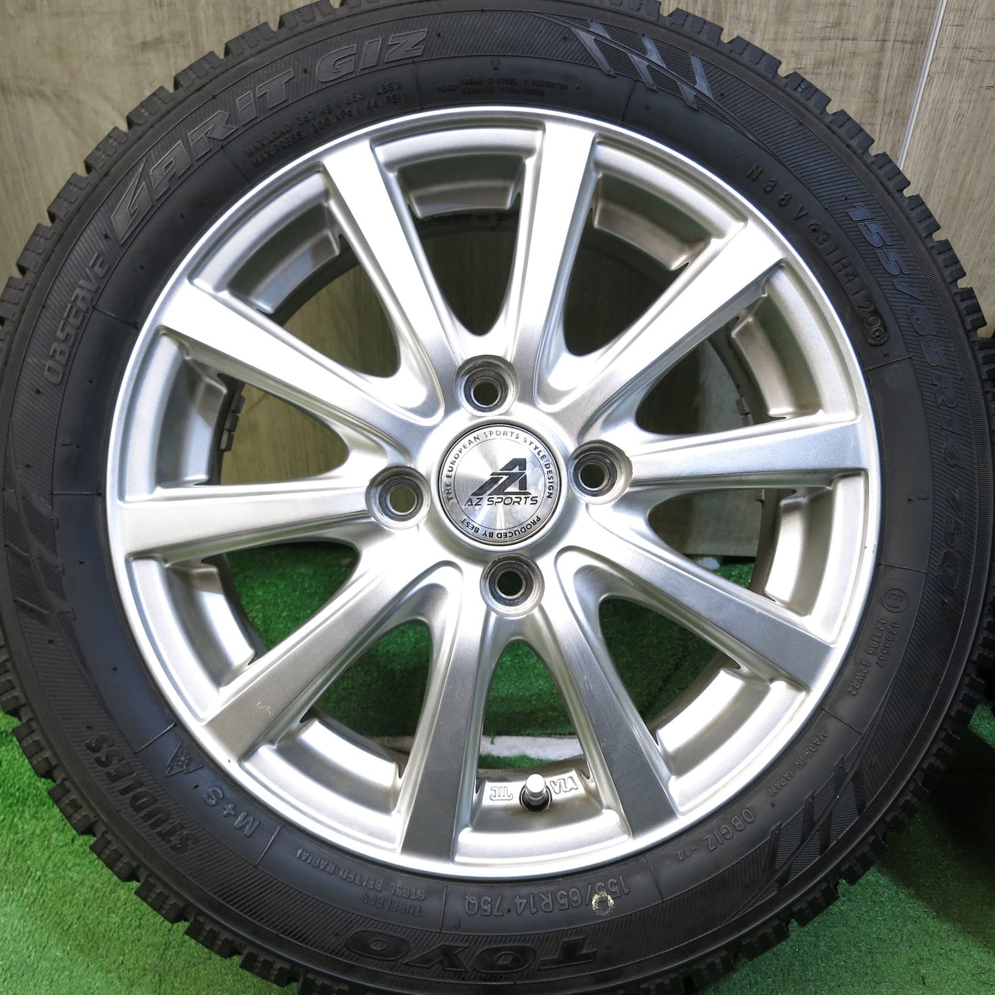 [送料無料]バリ溝！20年！キレイ！9.5分★スタッドレス 155/65R14 トーヨー オブザーブ ガリット GIZ AZ SPORTS AZスポーツ 14インチ PCD100/4H★3042614Hス