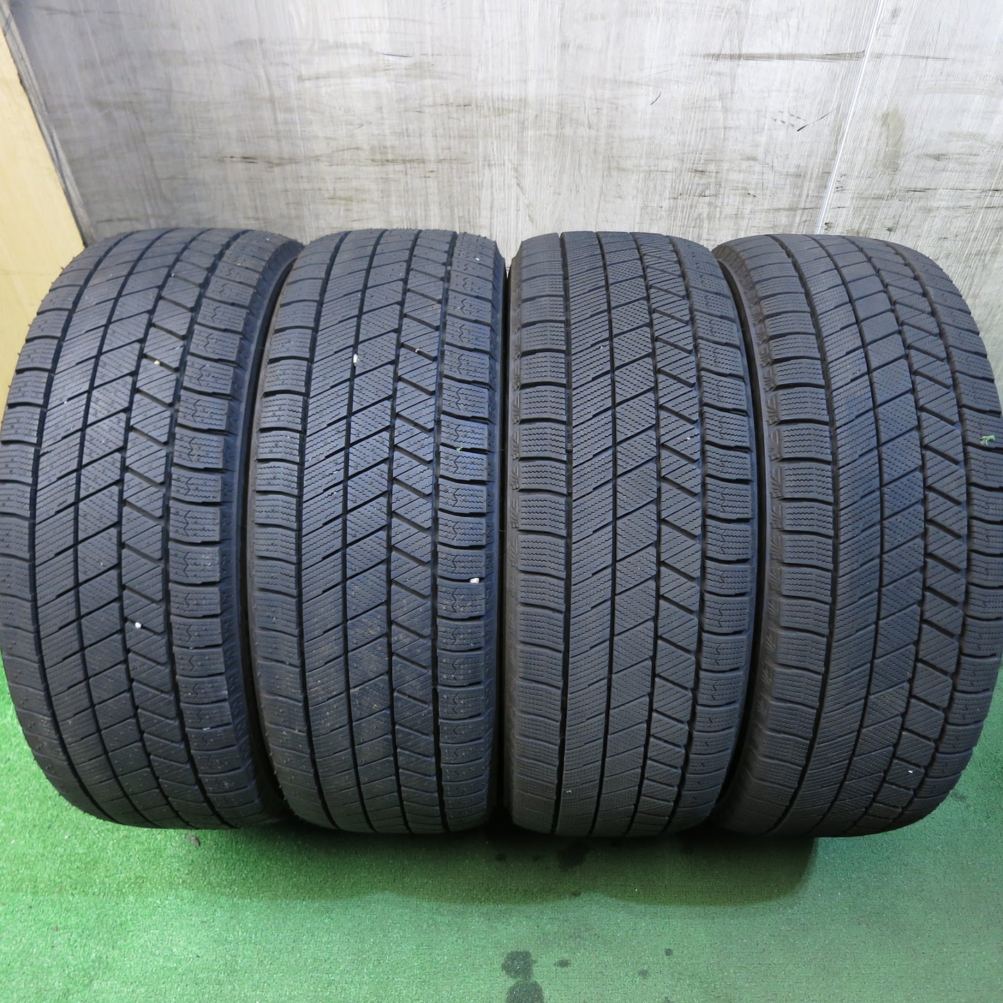 [送料無料]バリ溝！22年！キレイ！ほぼ10分★ワーゲン 等 225/45R17 スタッドレス ブリヂストン ブリザック VRX3 IRVINE アーヴィン PCD112/5H★3052208Hス