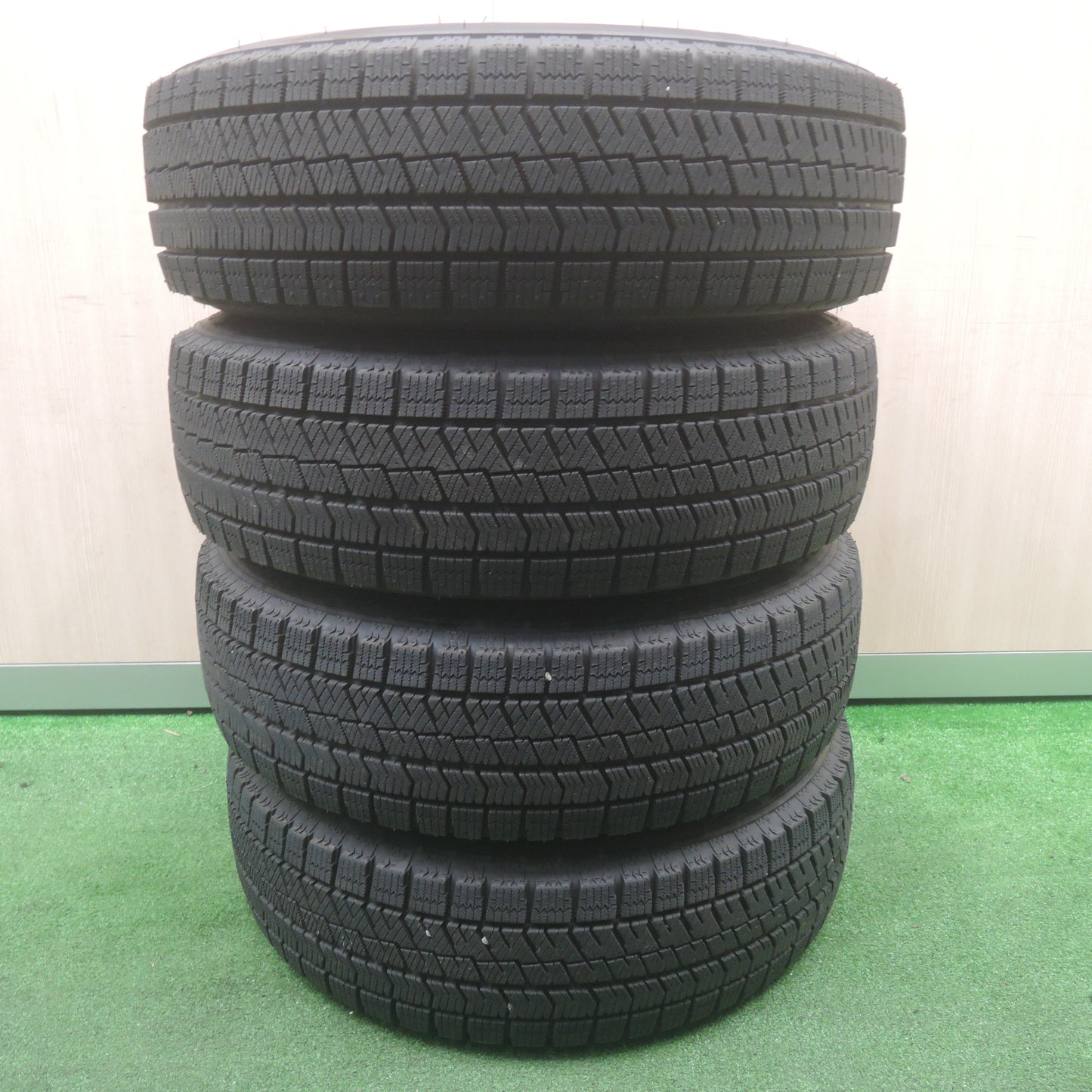 *送料無料*バリ溝！21年！キレイ！9.5分★スタッドレス 175/70R14 ブリヂストン ブリザック VRX2 BALMINUM バルミナ PCD100/4H★3111312SYス