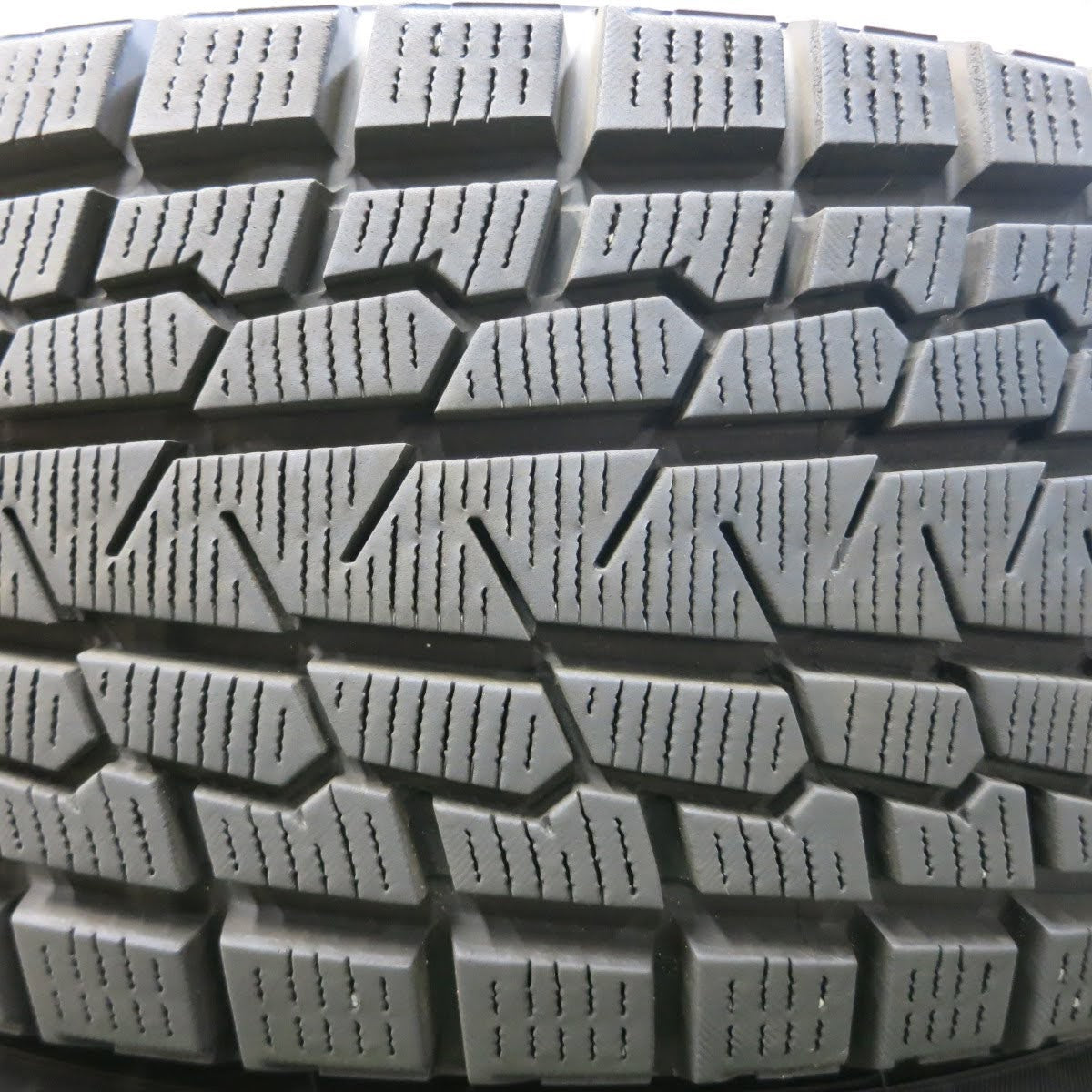 [送料無料]バリ溝！キレイ！9.5分★スタッドレス 215/70R16 ヨコハマ アイスガード G075 MiLLOUS ミルアス 16インチ PCD114.3/5H★3070203イス