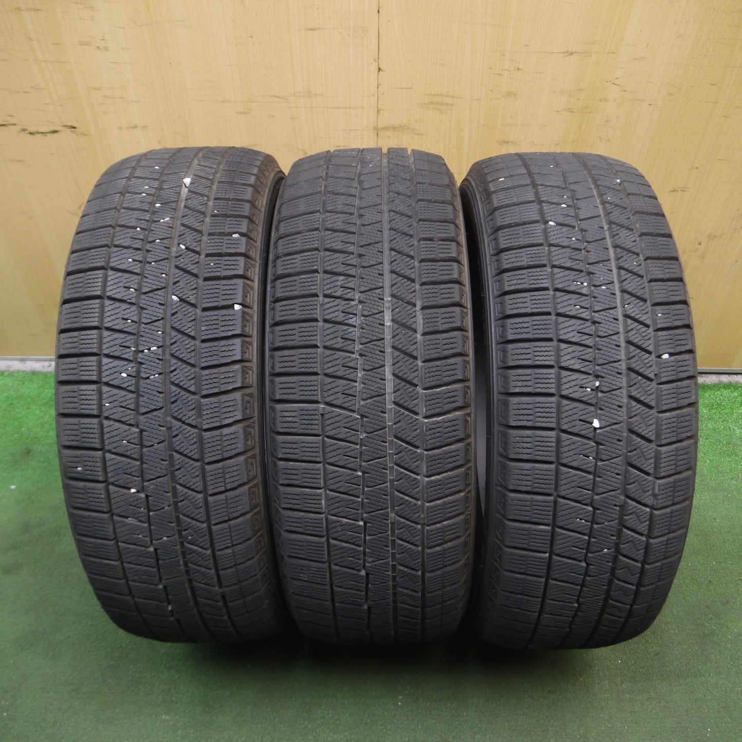 [送料無料]バリ溝！21年！9.5分★スタッドレス 205/55R16 ダンロップ ウインターマックス03 タイヤ 16インチ 86 BRZ レガシィ インプレッサ 等★3102706Hスタ