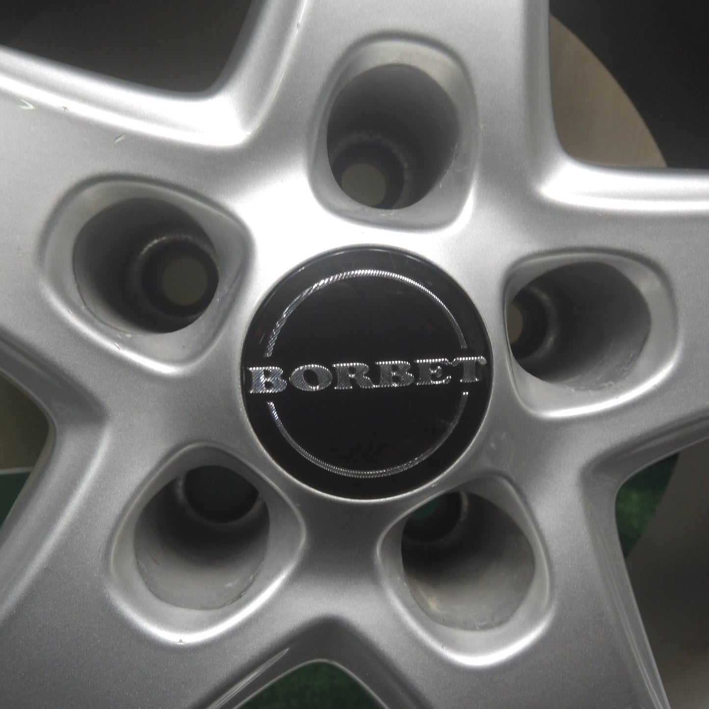 [送料無料]バリ溝！キレイ！9.5分★ワーゲン 等 BORBET 215/55R17 スタッドレス ブリヂストン ブリザック VRX2 VRX ボルベット 17インチ PCD112/5H★3091204SYス