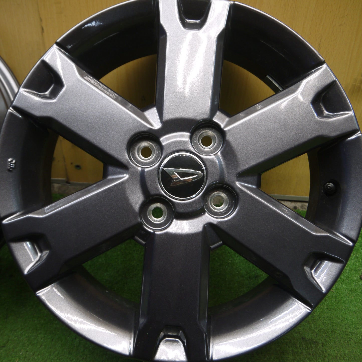 *送料無料* 新車外し★ダイハツ LA900S LA910S タフト 純正 ホイール 15インチ 15×4.5J PCD100/4H★4022612Hホ