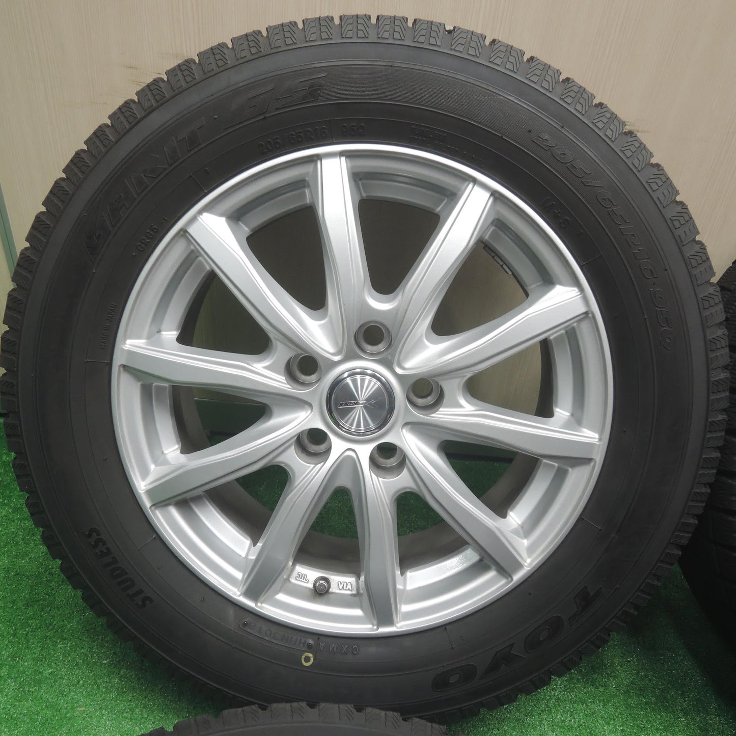 [送料無料]リ溝！キレイ！ほぼ10分★スタッドレス 205/65R16 トーヨー ガリット G5 JOKER ジョーカー 16インチ PCD114.3/5H★3072707SYス