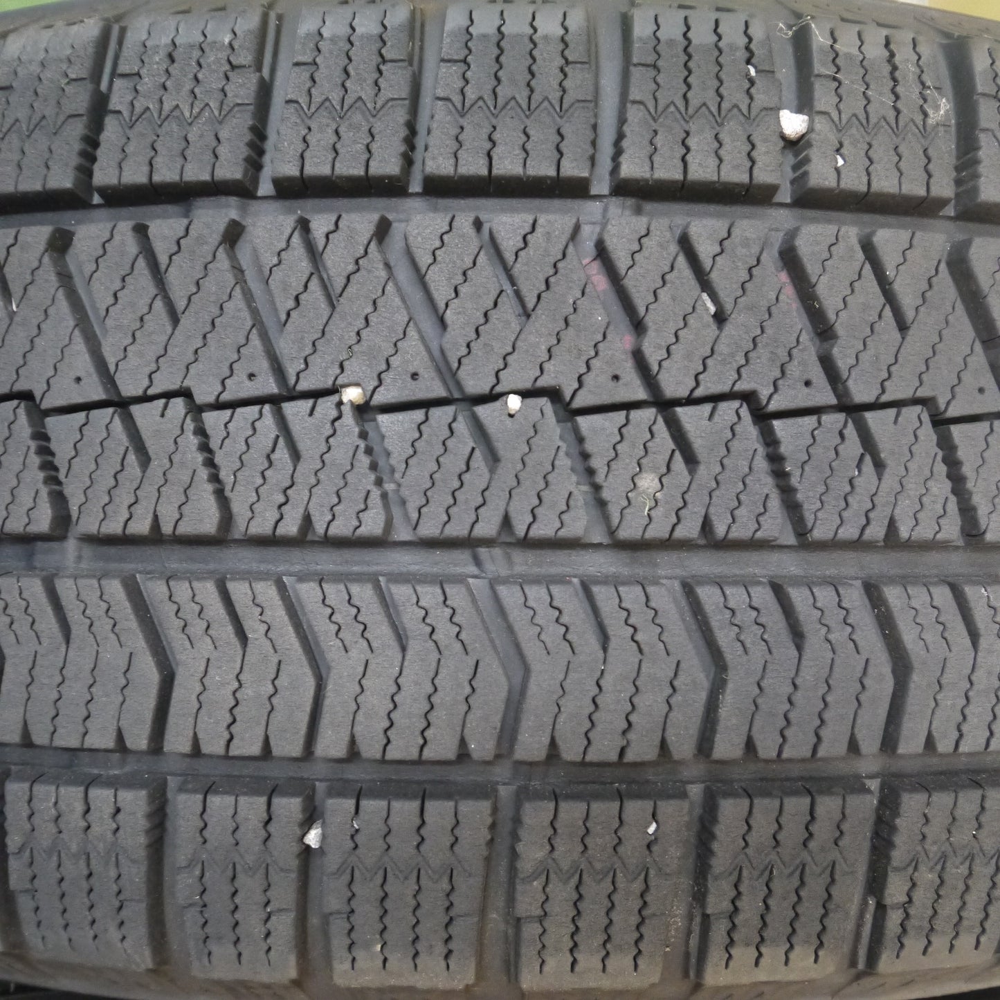 *送料無料*バリ溝！キレイ！9.5分★スタッドレス 225/60R17 ブリヂストン ブリザック VRX2 ravrion RM01 ラブリオン 17インチ PCD114.3/5H★3120802Hス