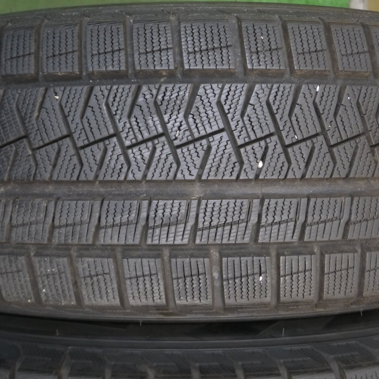 *送料無料*バリ溝！20年！9.5分★スタッドレス 225/65R17 ピレリ アイスアシンメトリコ プラス MWⅡ 17インチ PCD114.3/5H★4012702クス