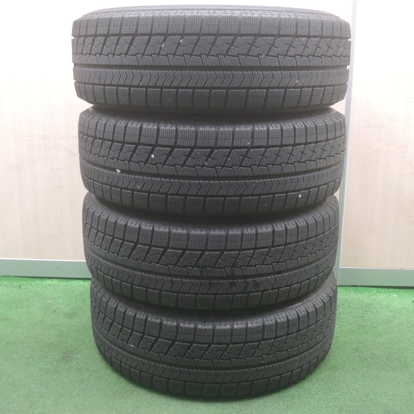 *送料無料*バリ溝！19年！キレイ！9分★スタッドレス 205/65R16 ブリヂストン ブリザック VRX Exceeder エクシーダー 16インチ PCD114.3/5H★3111301SYス