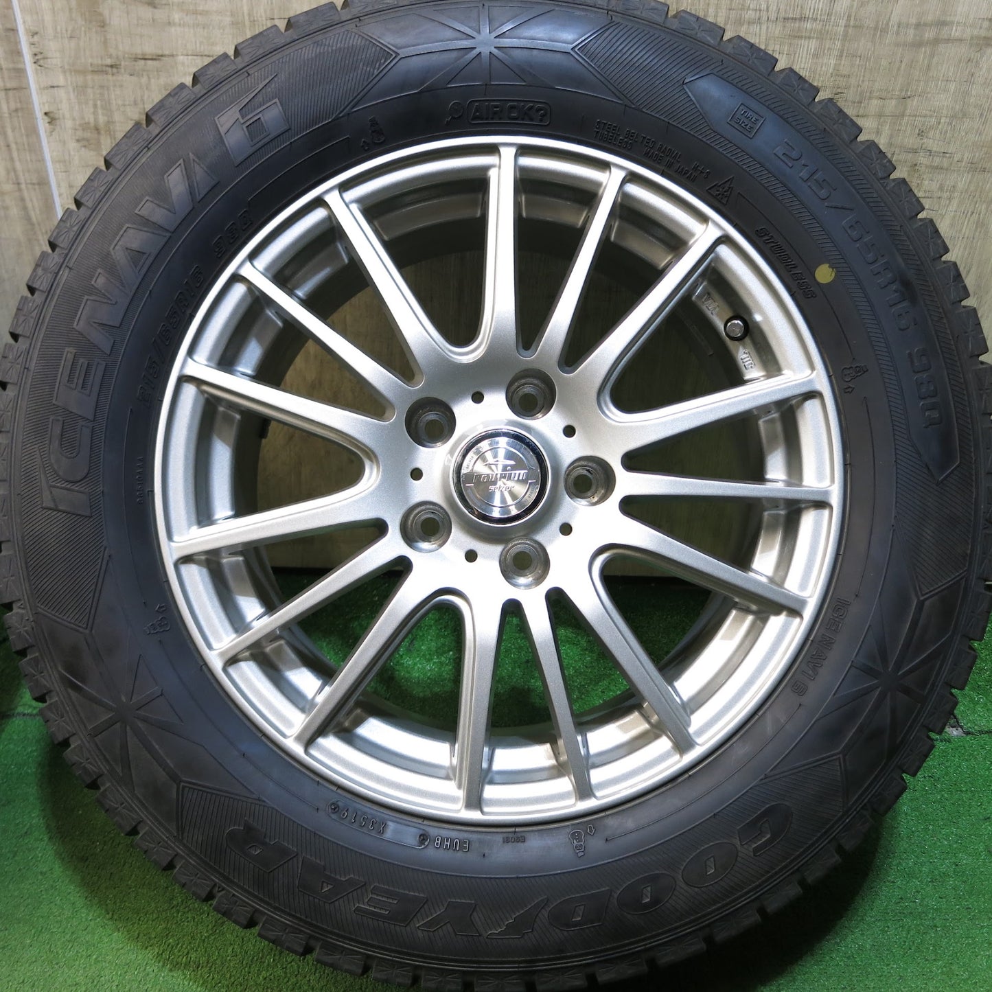 [送料無料]バリ溝！19年！キレイ！9分★スタッドレス 215/65R16 グッドイヤー アイスナビ6 ravrion selzer ラブリオン 16インチ PCD114.3/5H★3042807Hス