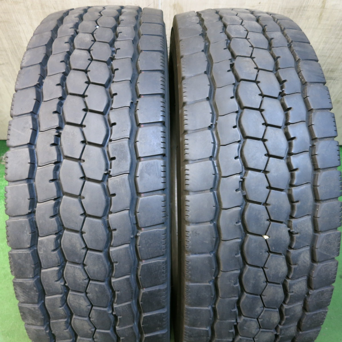 *送料無料*2本価格！23年★トラック タイヤ 245/70R19.5 136/134J ブリヂストン M888 ミックス オールシーズン★4013102クスタ